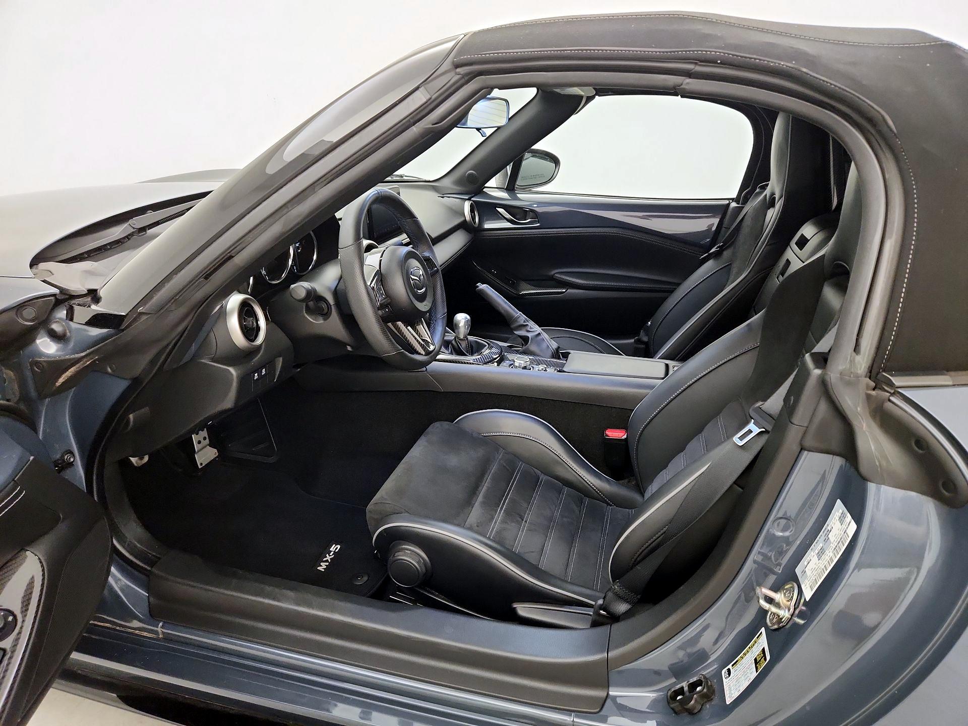 Thumbnail: 2021 Mazda MX-5 Miata - 11