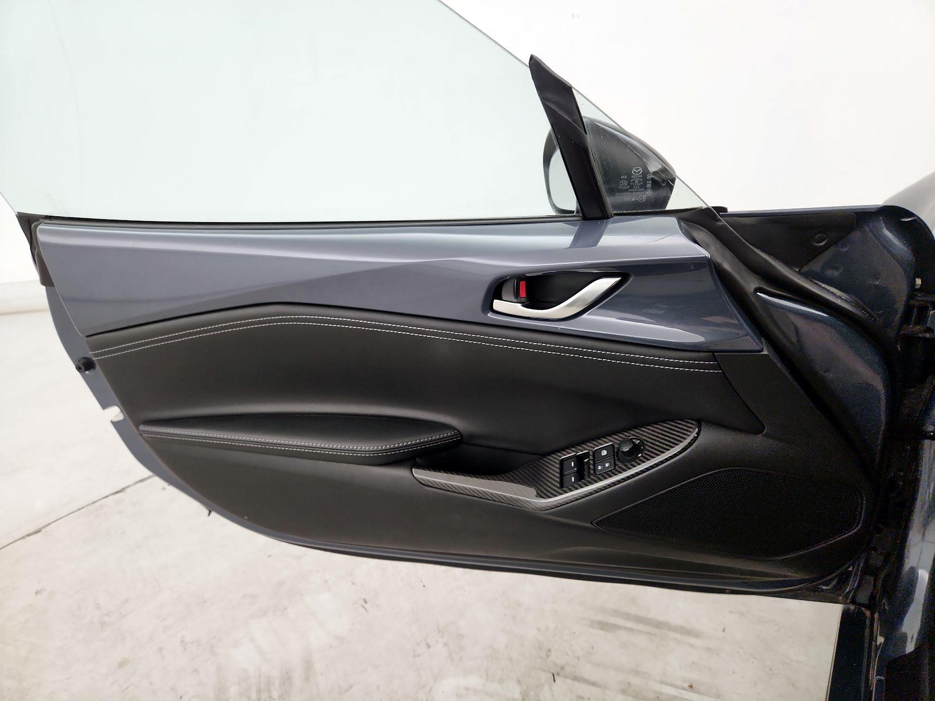 Thumbnail: 2021 Mazda MX-5 Miata - 12