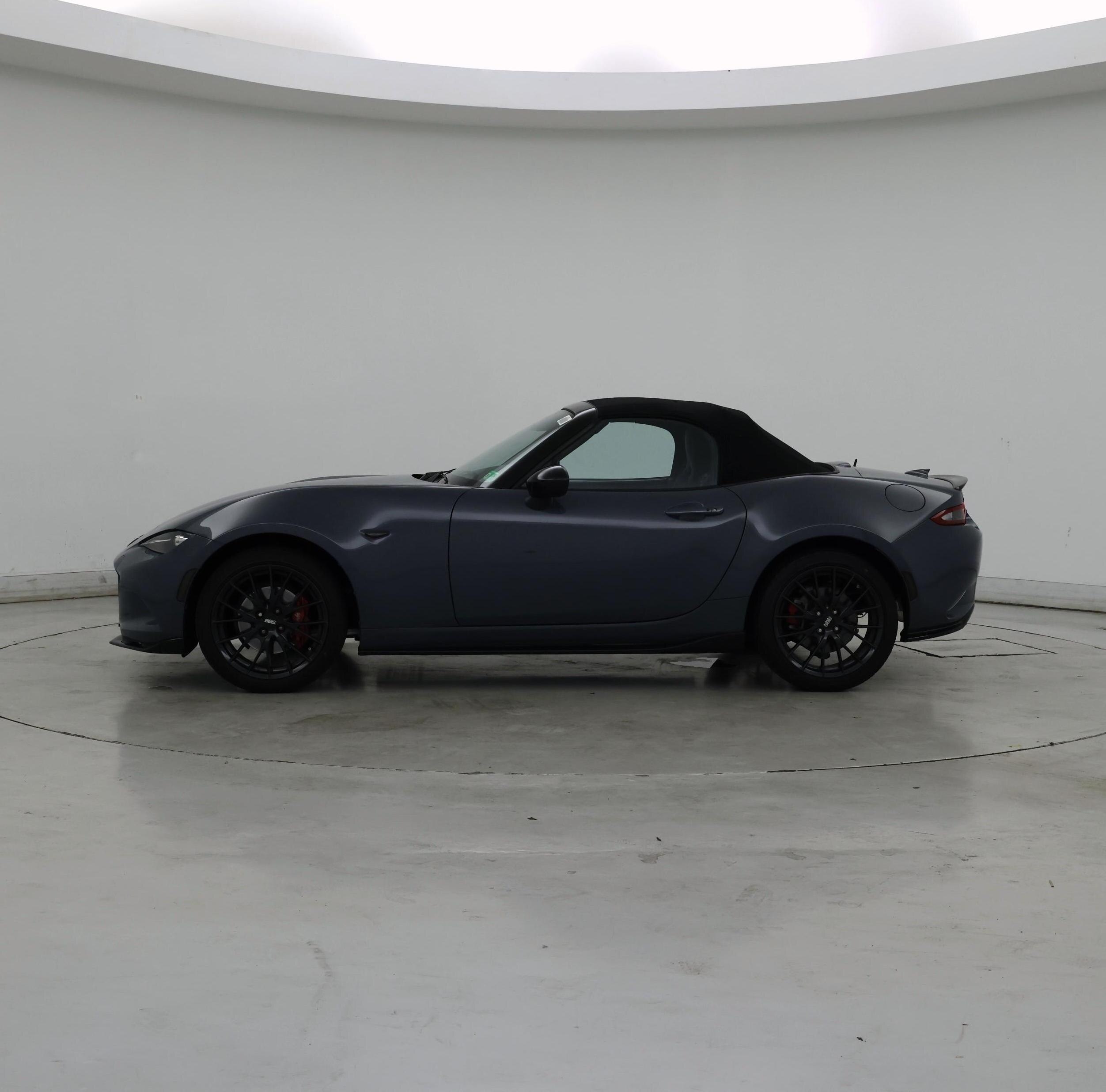 Thumbnail: 2021 Mazda MX-5 Miata - 3