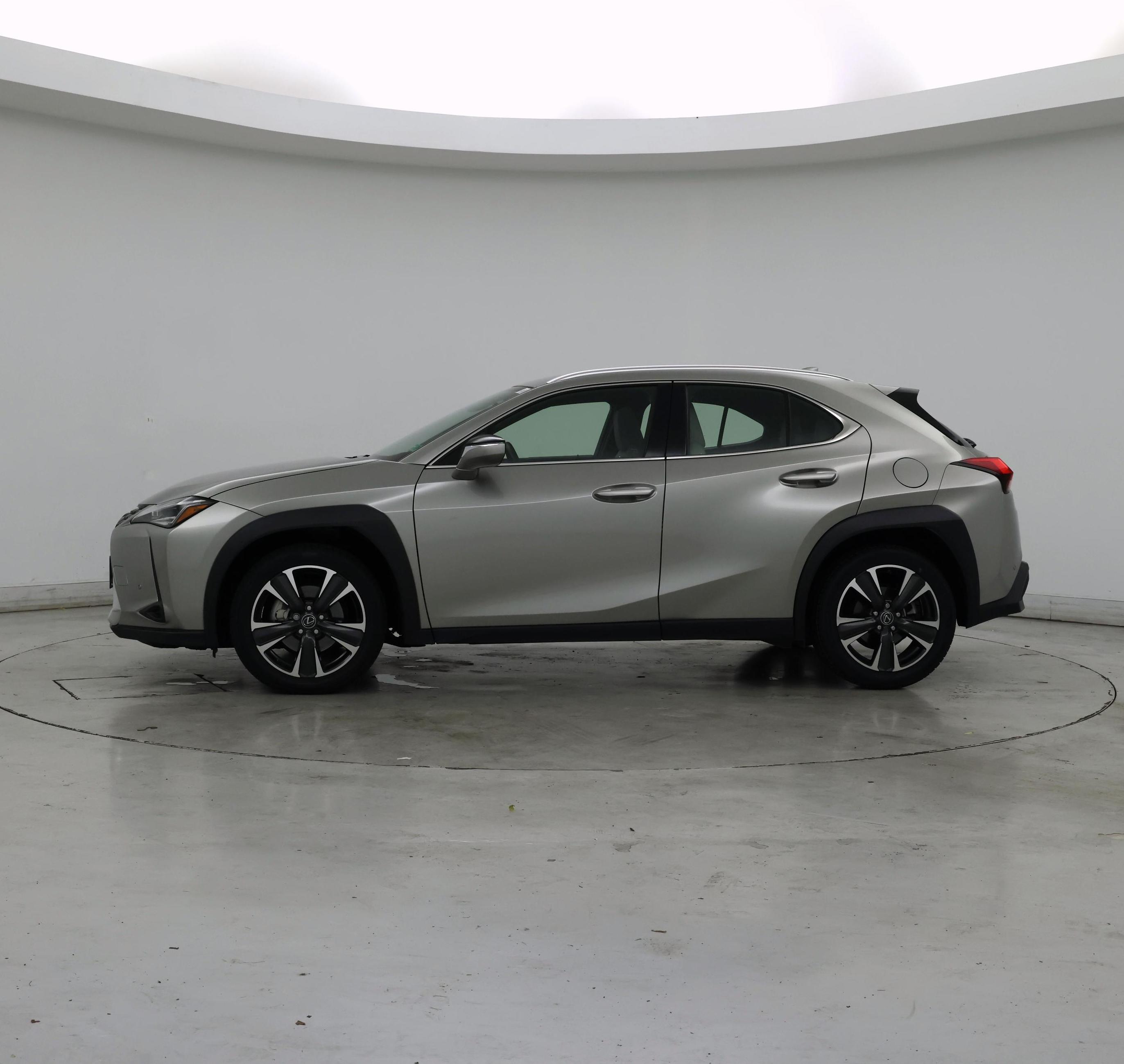Thumbnail: 2020 Lexus UX - 3