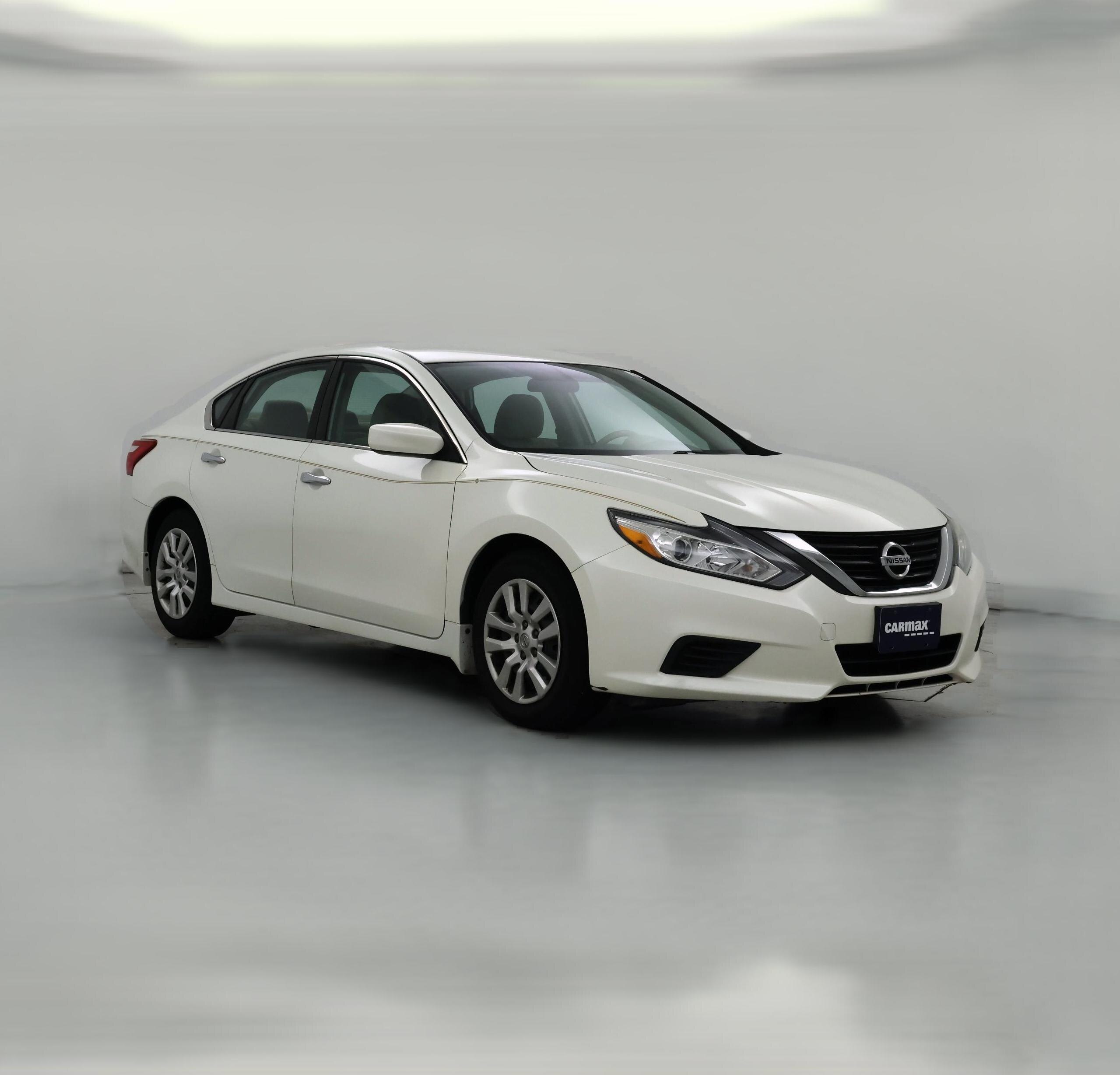 Thumbnail: 2017 Nissan Altima - 1