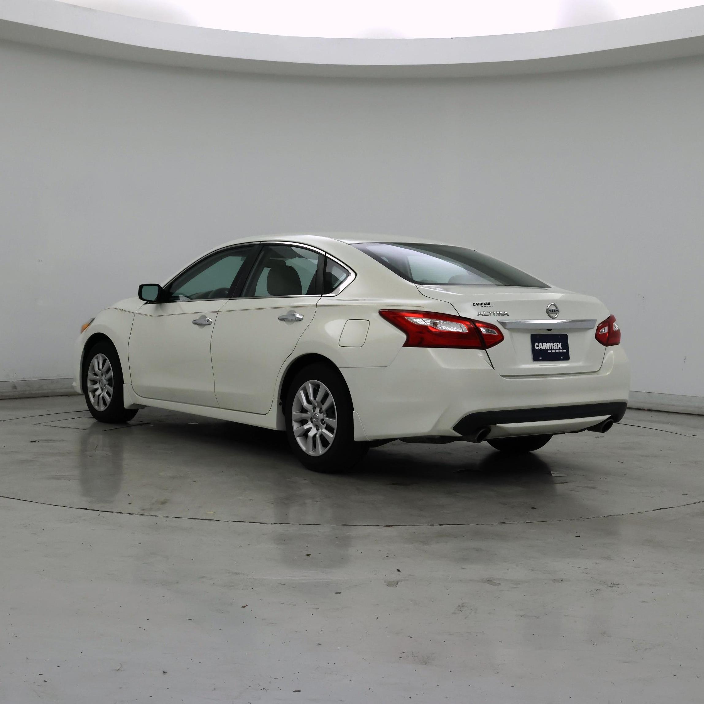 Thumbnail: 2017 Nissan Altima - 2