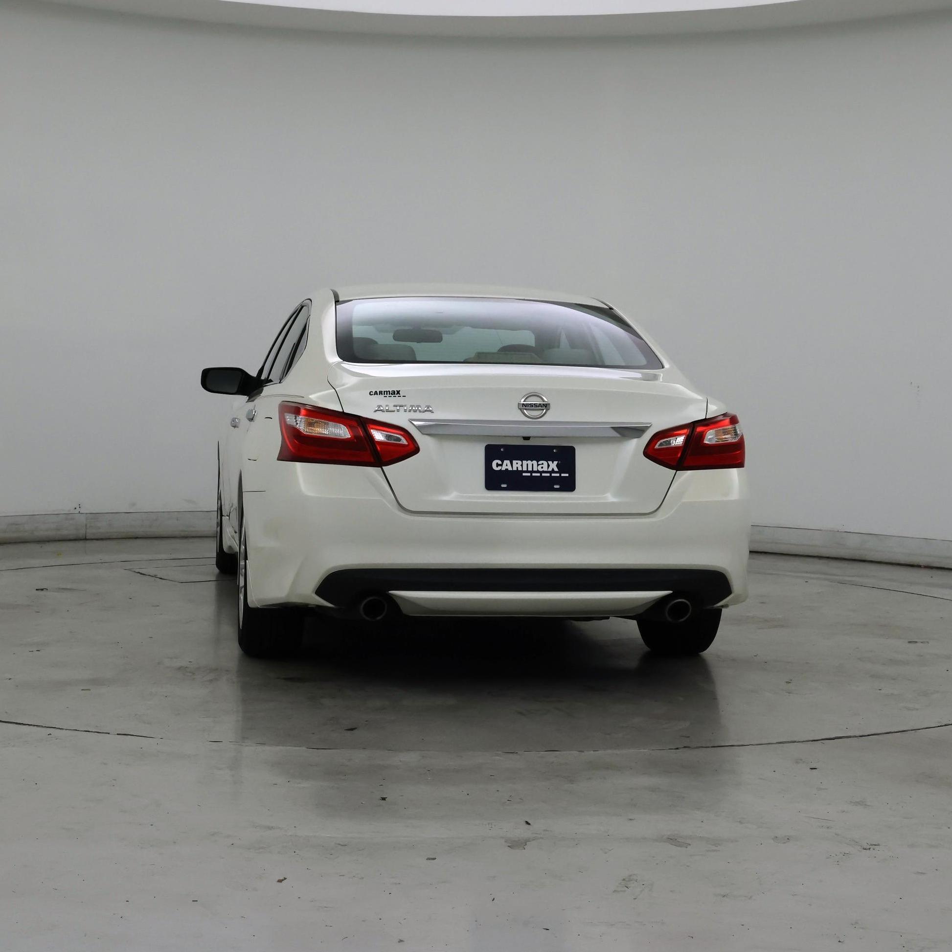 Thumbnail: 2017 Nissan Altima - 6
