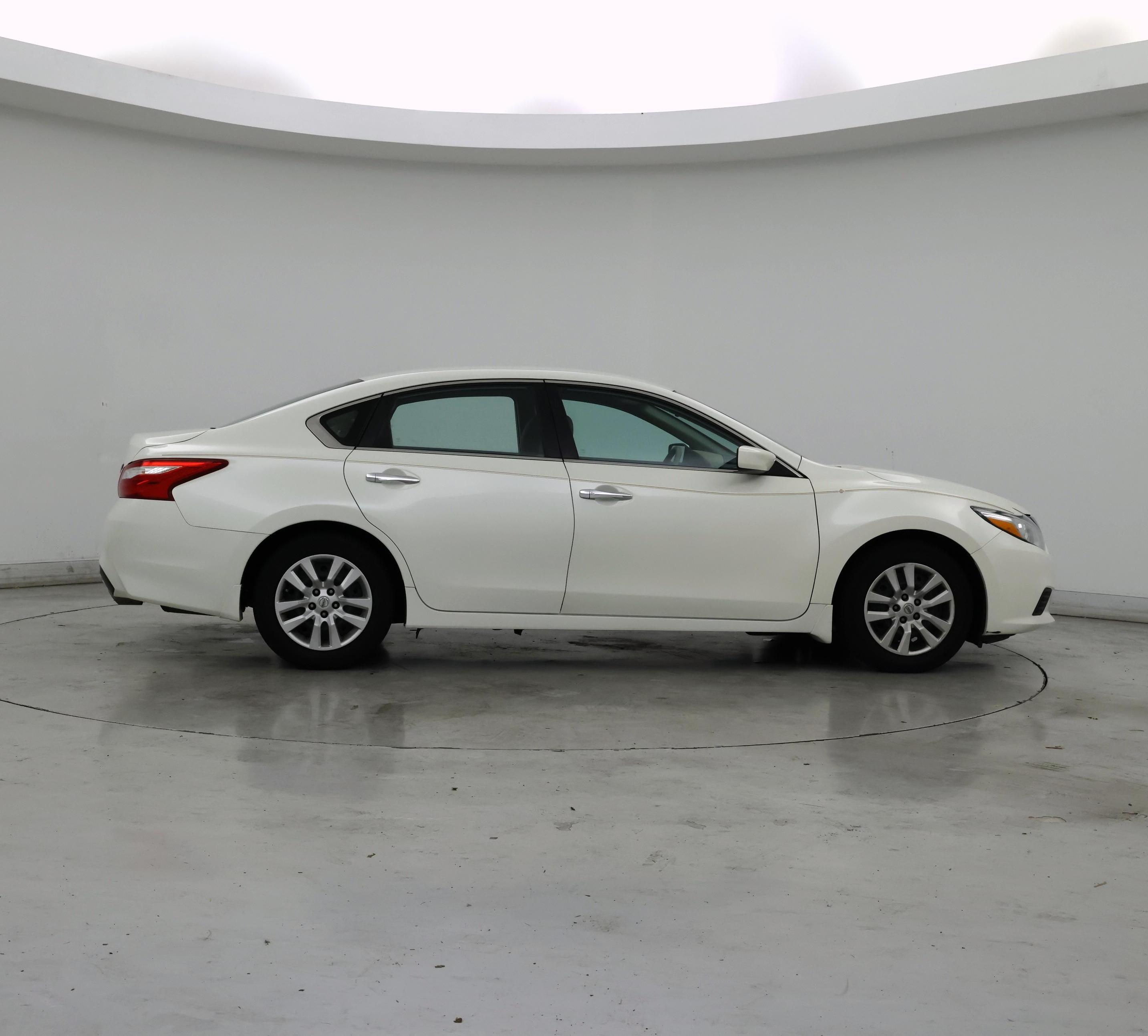 Thumbnail: 2017 Nissan Altima - 7