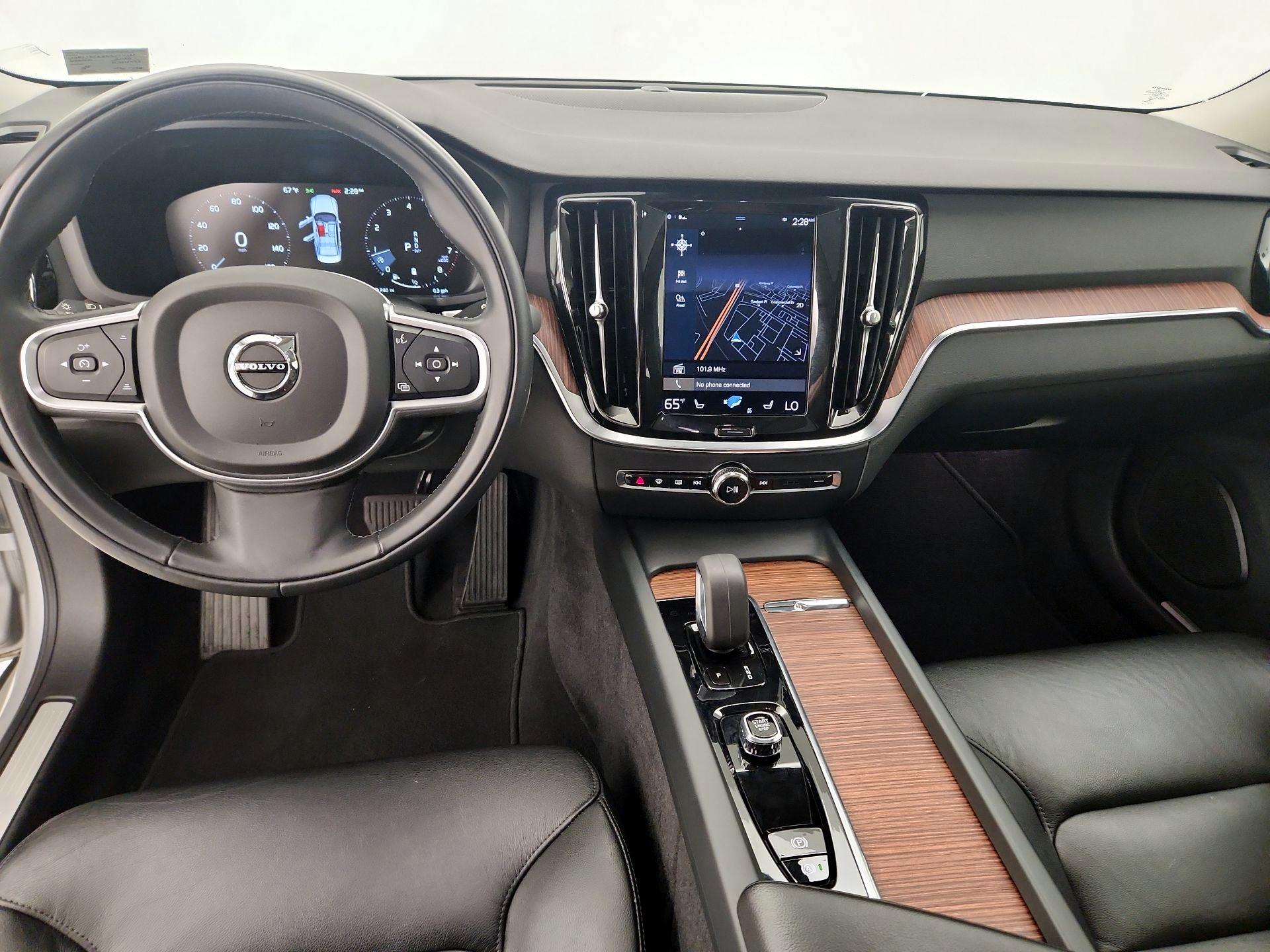 Thumbnail: 2022 Volvo S60 - 9