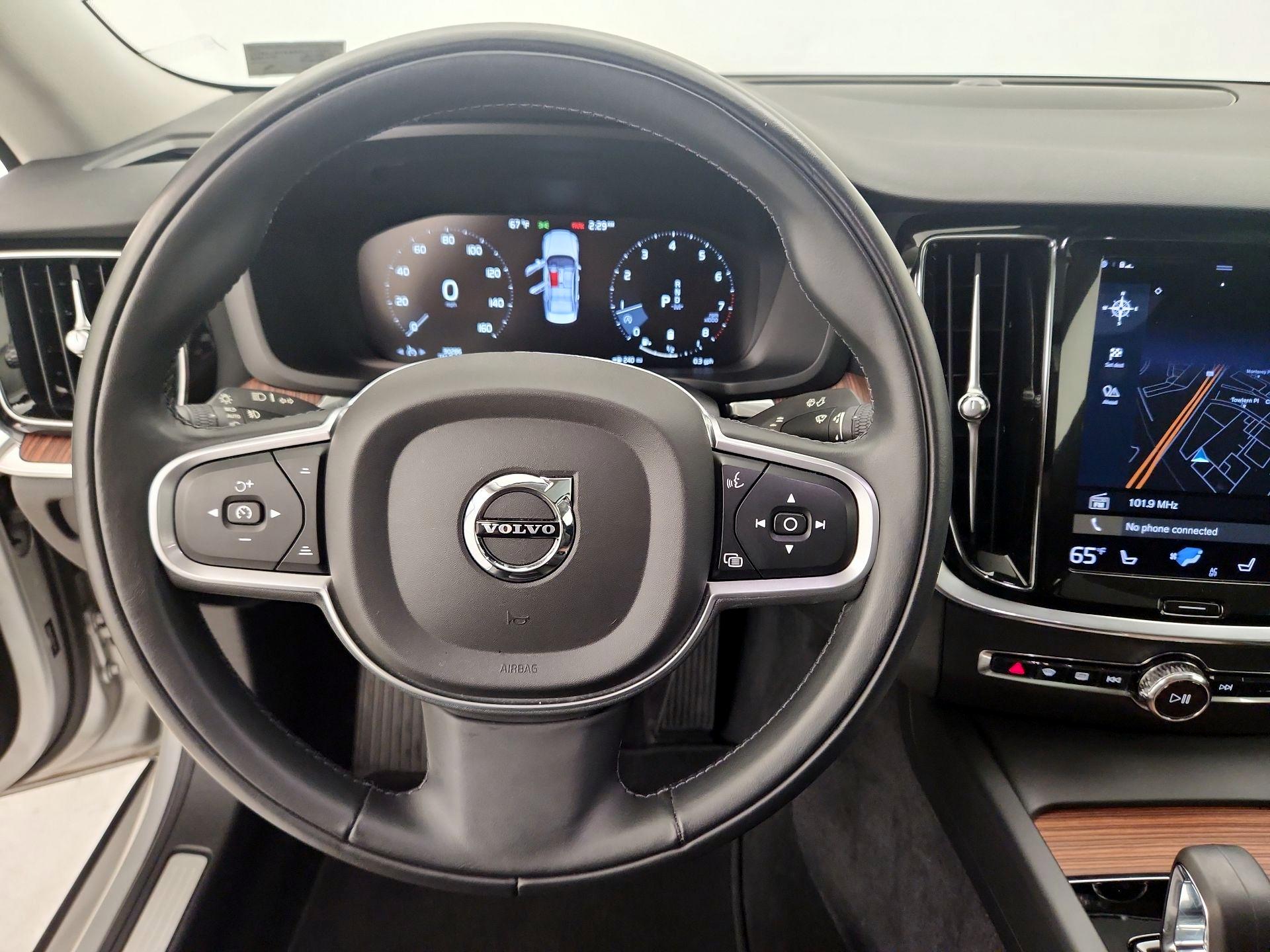 Thumbnail: 2022 Volvo S60 - 10