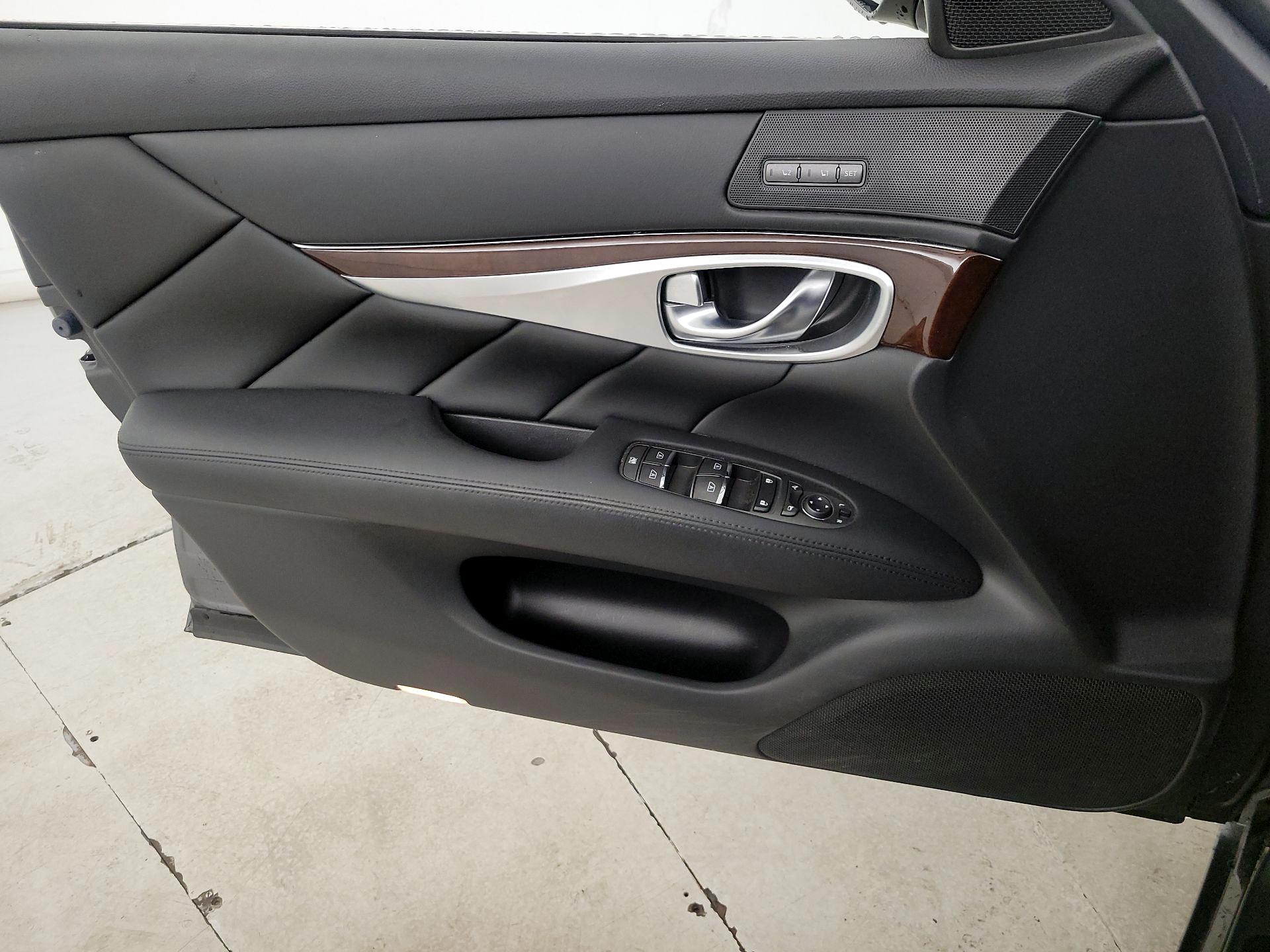 Thumbnail: 2019 INFINITI Q70 - 12