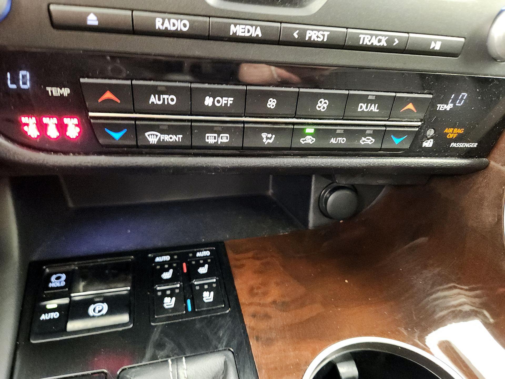 Thumbnail: 2018 Lexus RX - 17