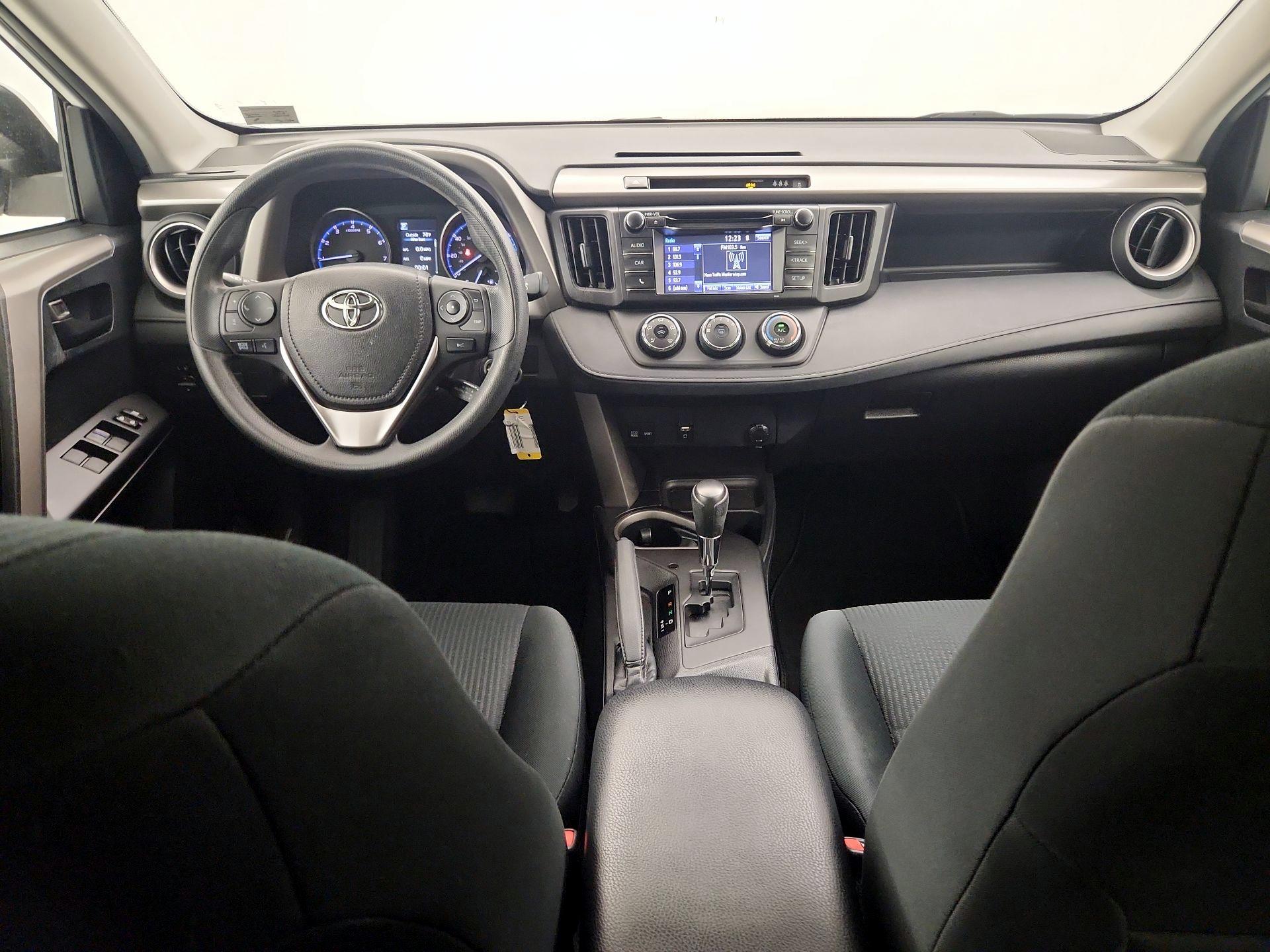 Thumbnail: 2018 Toyota RAV4 - 9