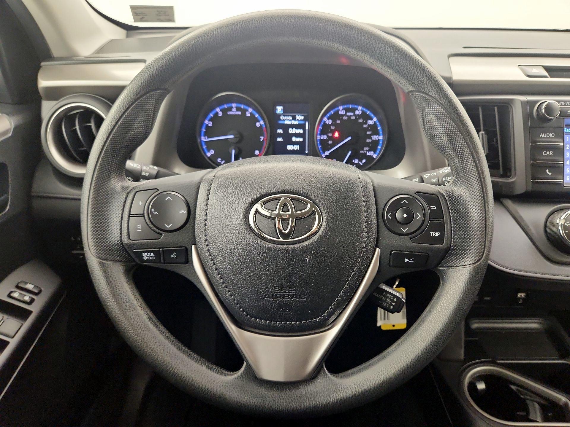 Thumbnail: 2018 Toyota RAV4 - 10