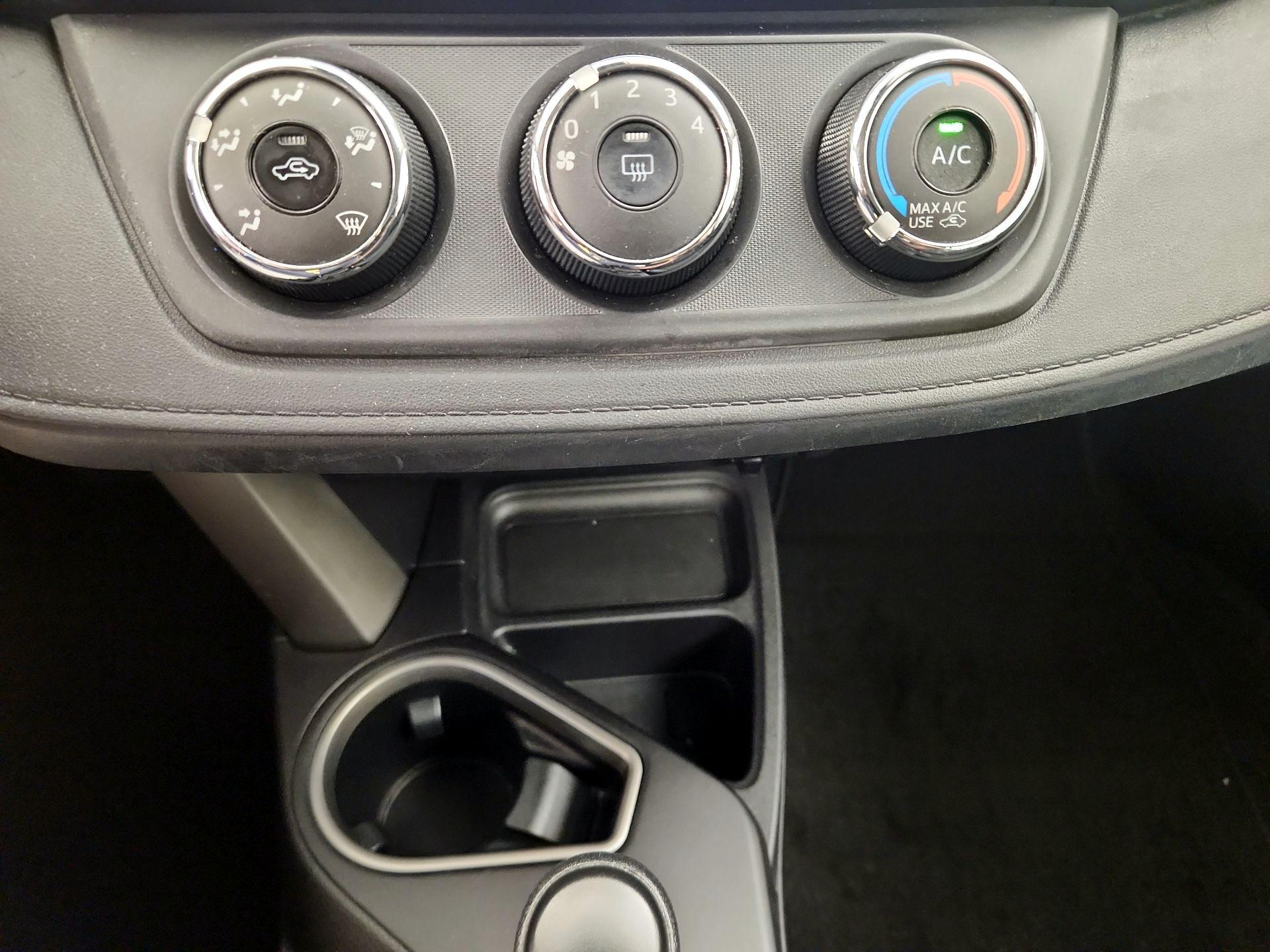 Thumbnail: 2018 Toyota RAV4 - 16