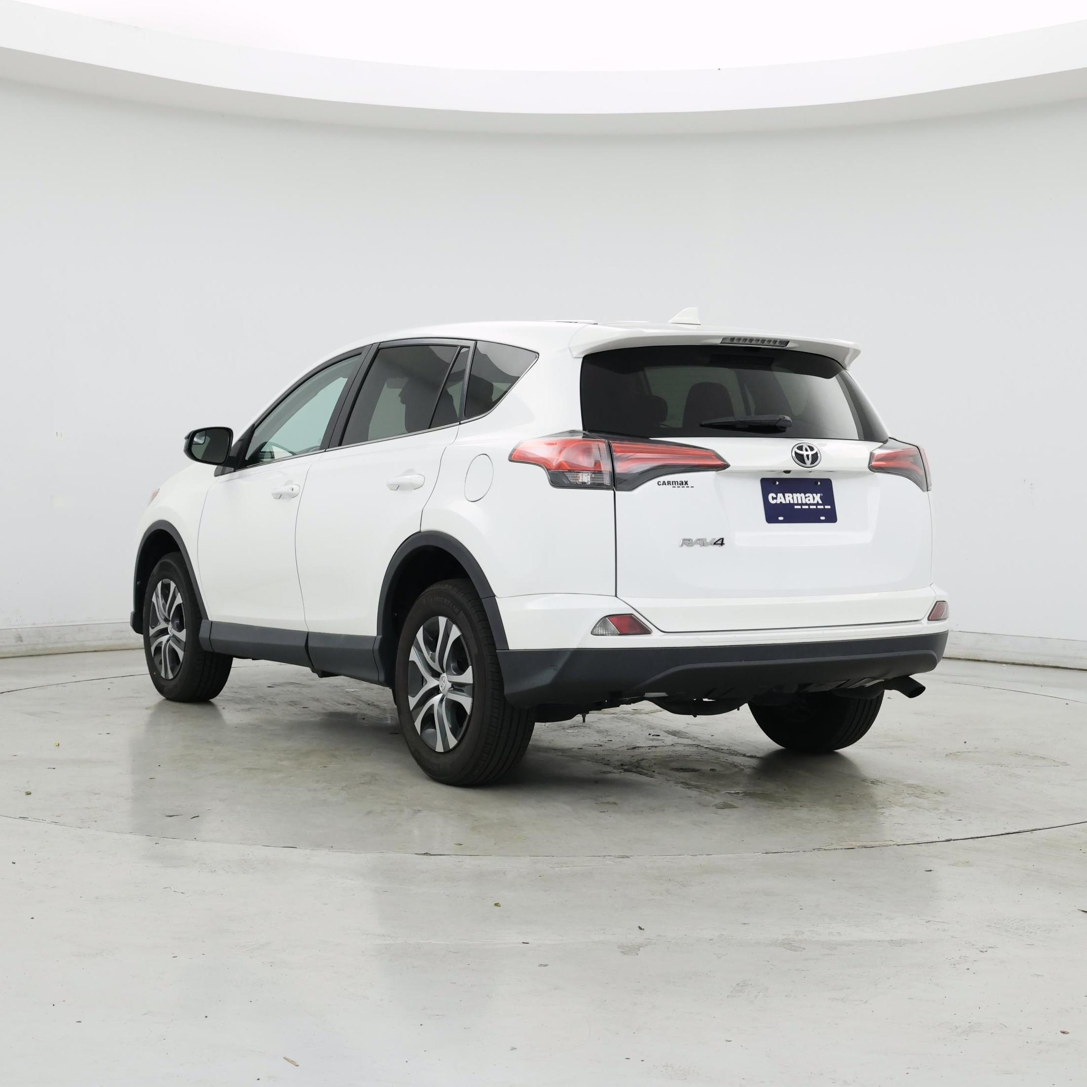 Thumbnail: 2018 Toyota RAV4 - 2