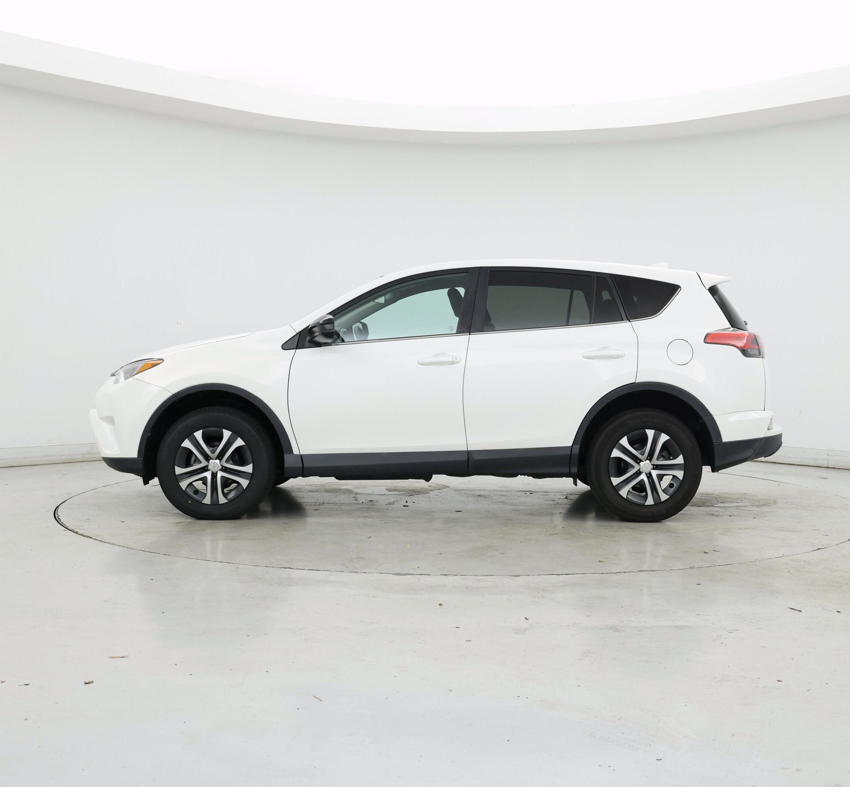 Thumbnail: 2018 Toyota RAV4 - 3