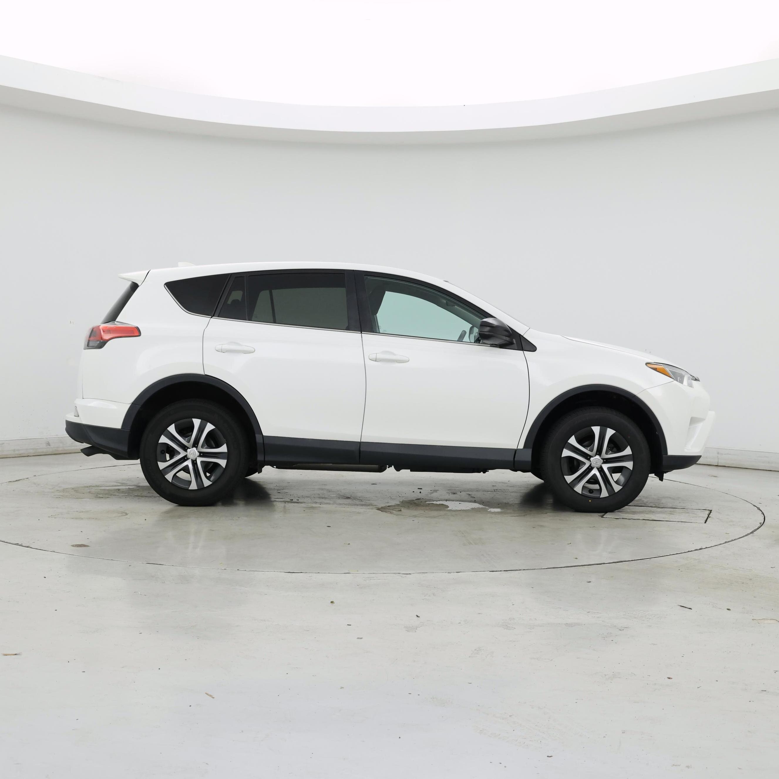Thumbnail: 2018 Toyota RAV4 - 7