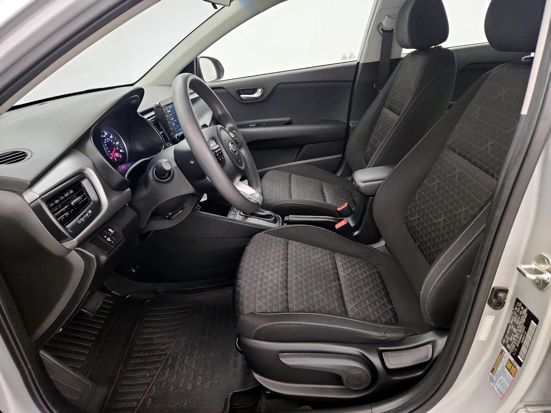 Thumbnail: 2019 Kia Rio - 11