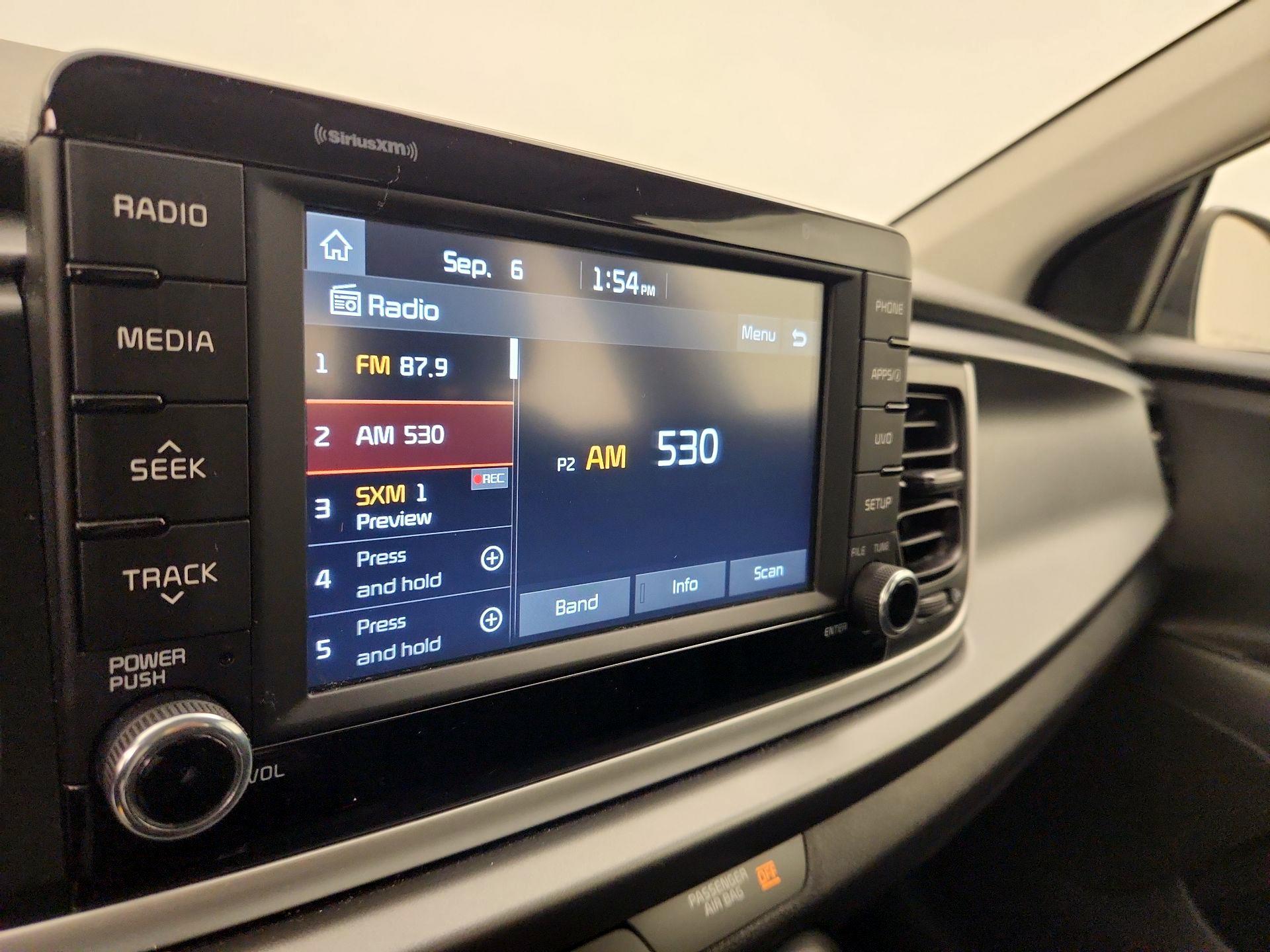 Thumbnail: 2019 Kia Rio - 15