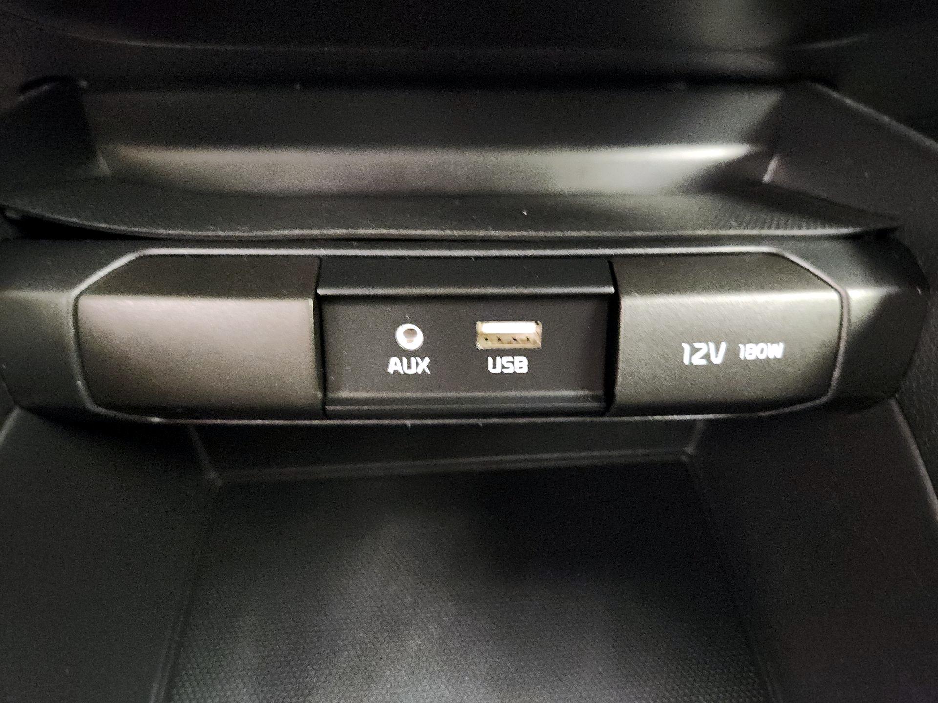 Thumbnail: 2019 Kia Rio - 18