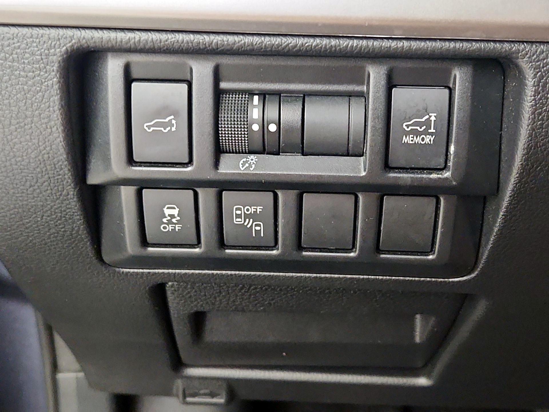 Thumbnail: 2015 Subaru Outback - 13