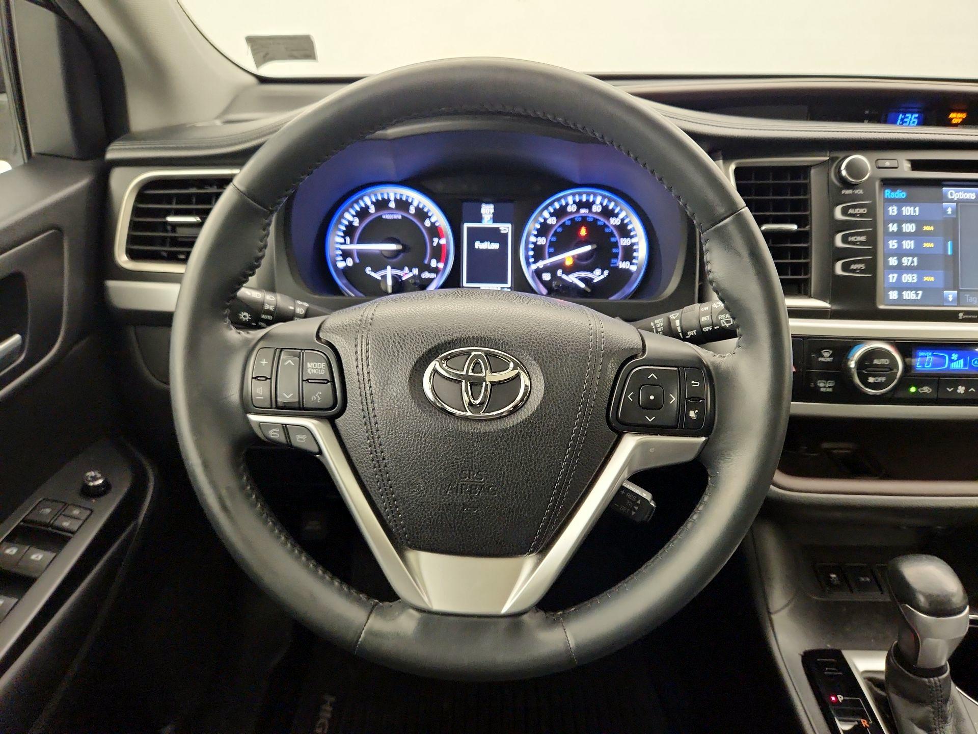 Thumbnail: 2016 Toyota Highlander - 10