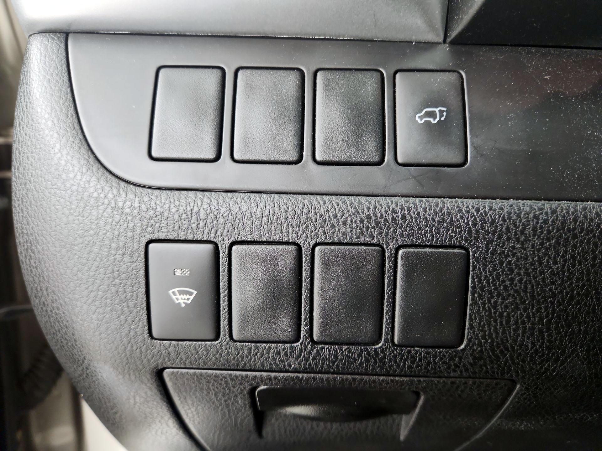 Thumbnail: 2016 Toyota Highlander - 13