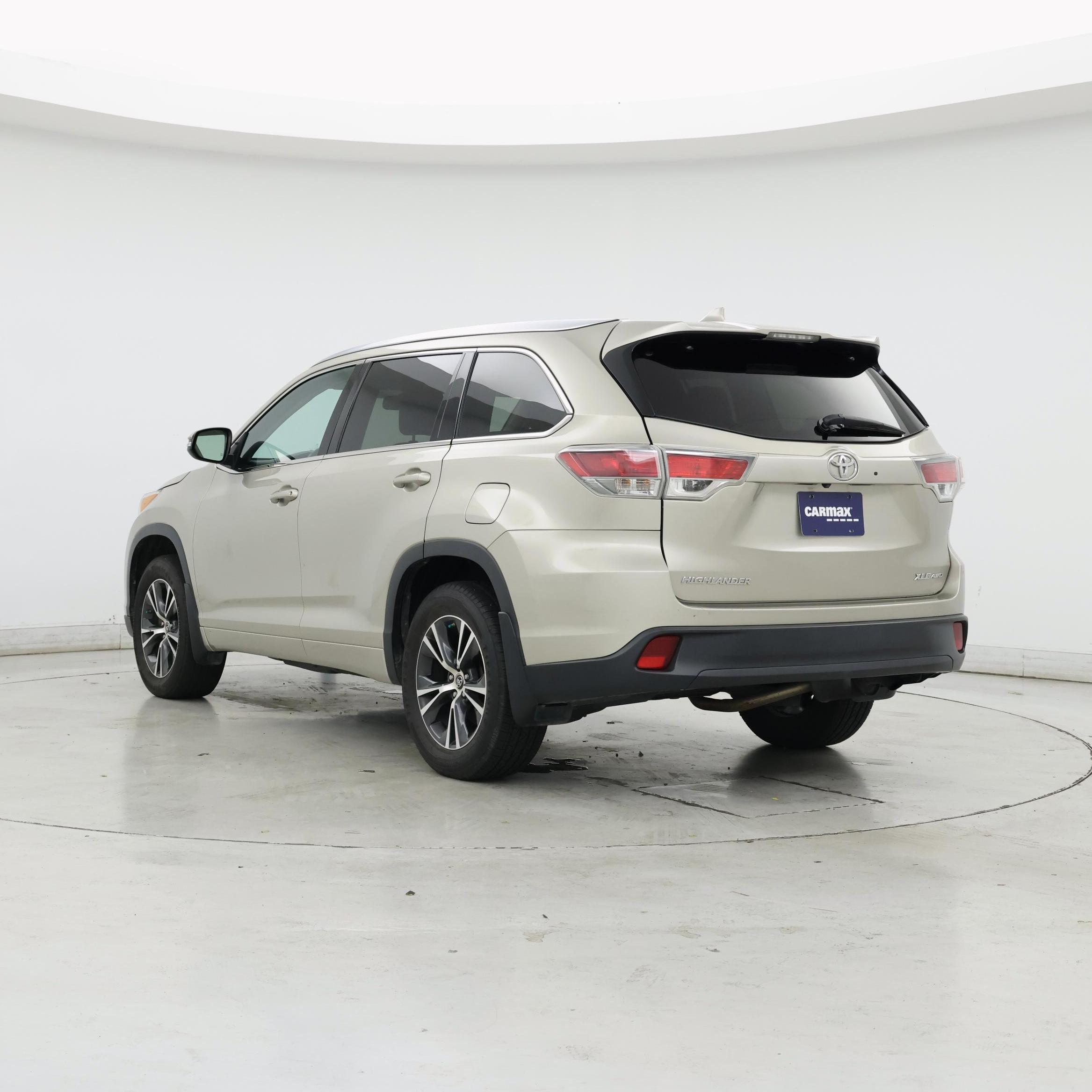 Thumbnail: 2016 Toyota Highlander - 2