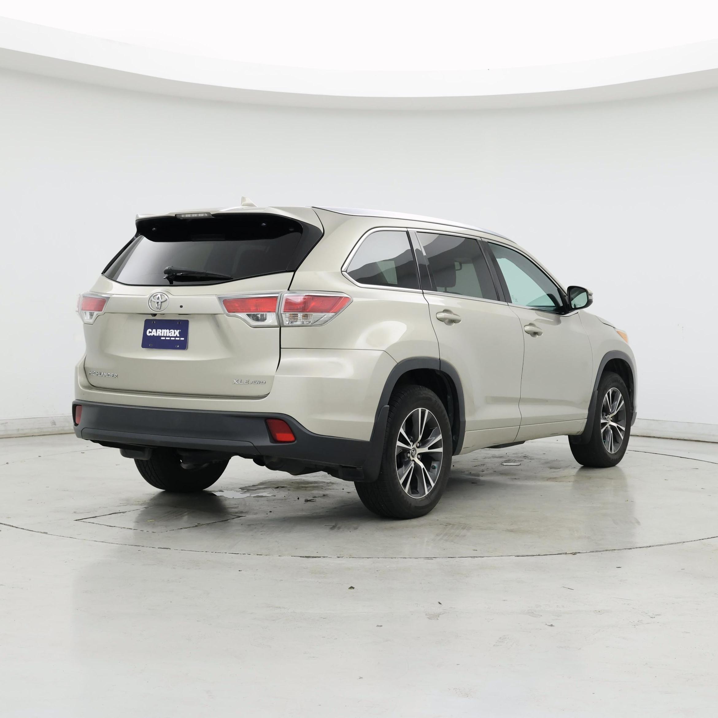 Thumbnail: 2016 Toyota Highlander - 8