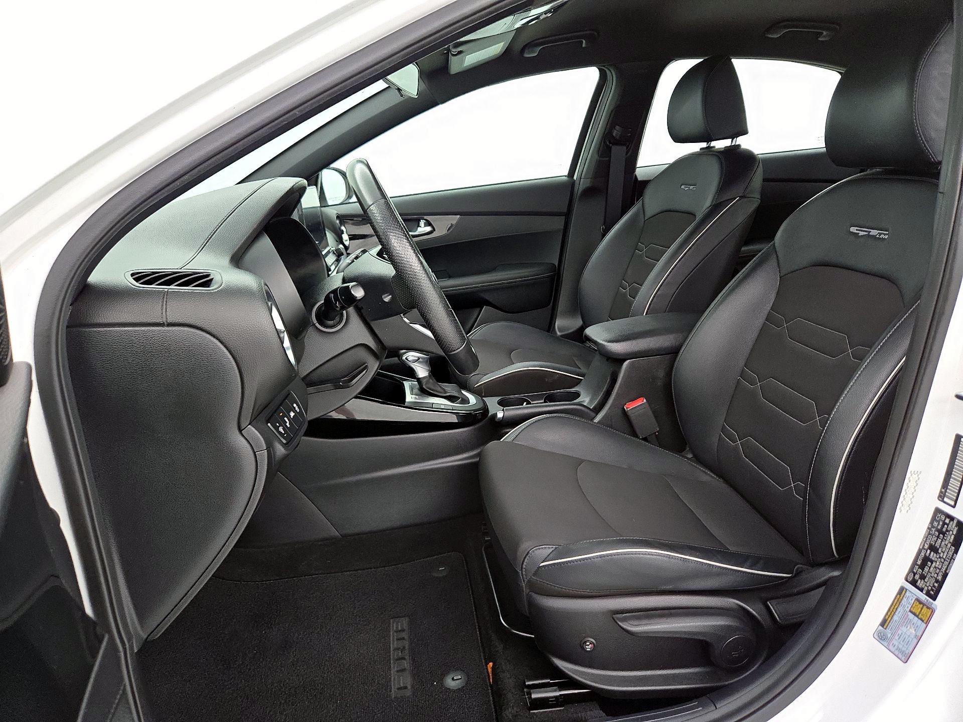 Thumbnail: 2020 Kia Forte - 11