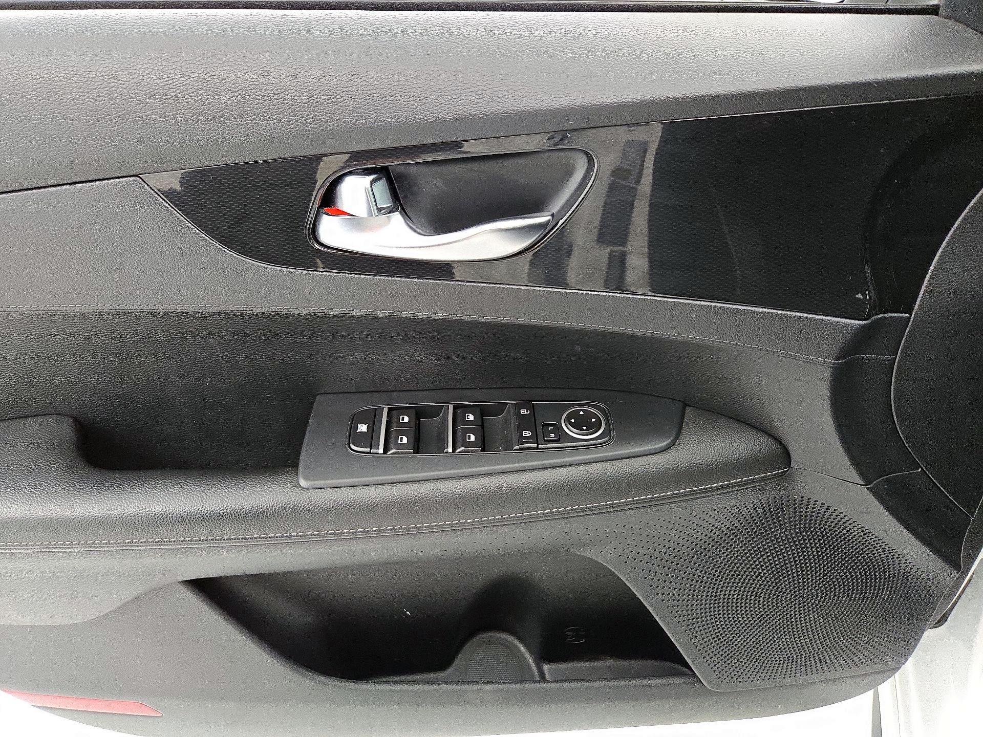 Thumbnail: 2020 Kia Forte - 12