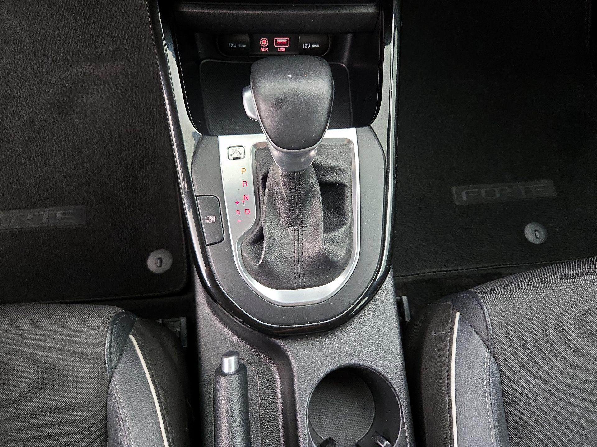 Thumbnail: 2020 Kia Forte - 17