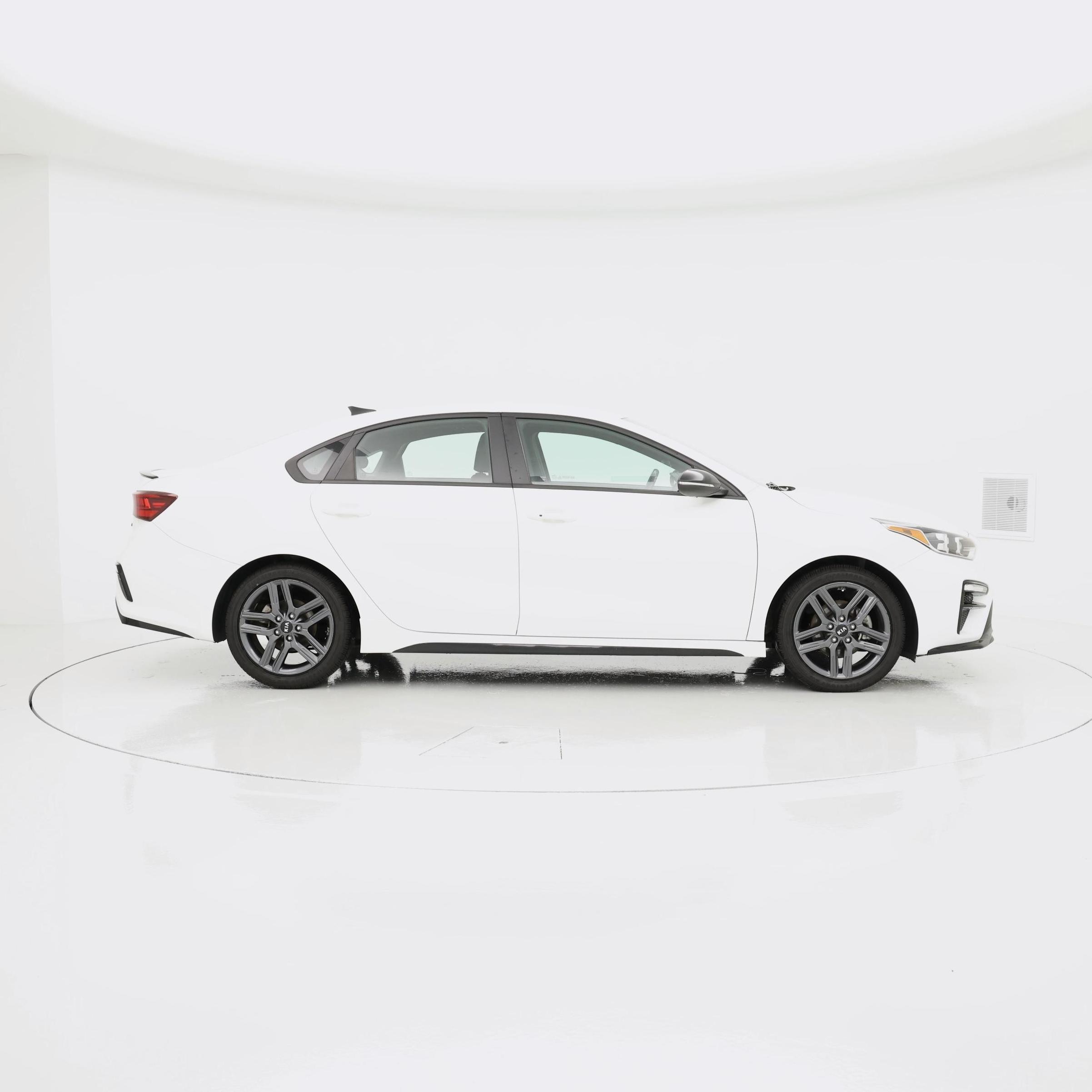 Thumbnail: 2020 Kia Forte - 7