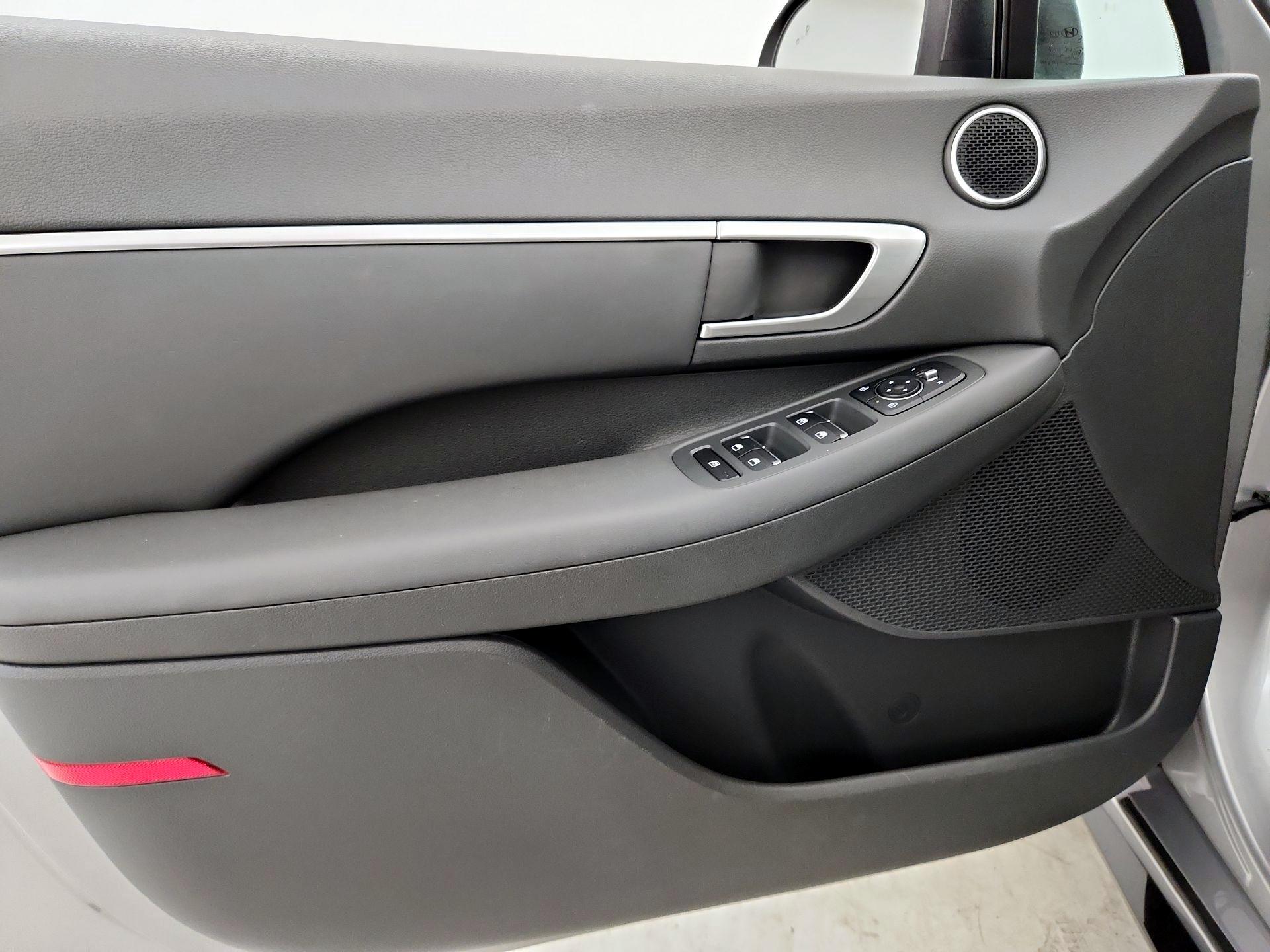 Thumbnail: 2020 Hyundai Sonata - 12