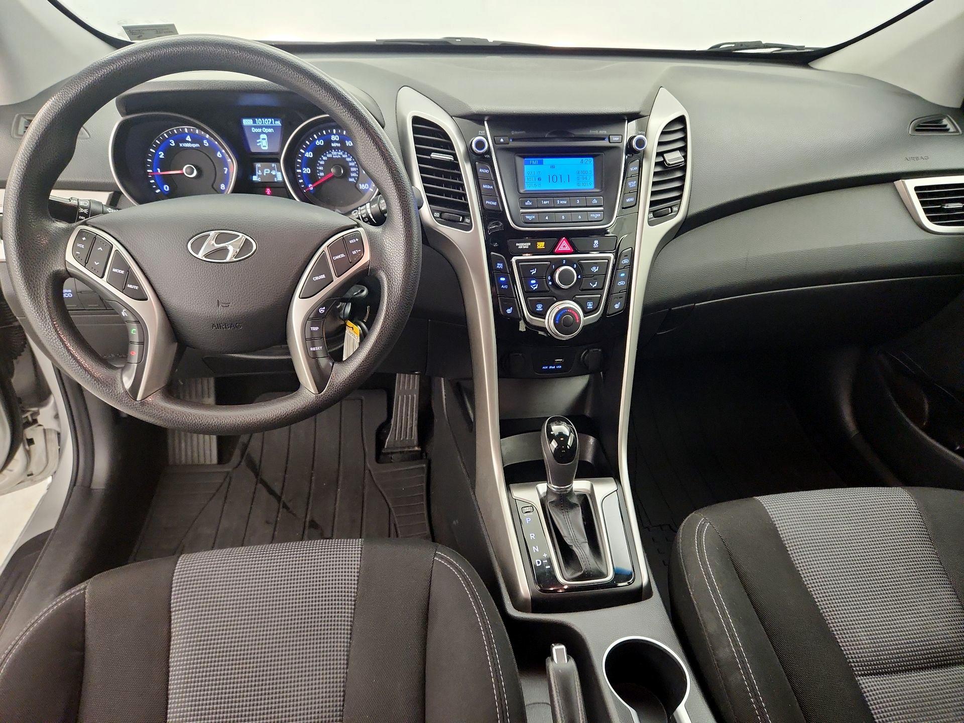 Thumbnail: 2015 Hyundai Elantra - 9