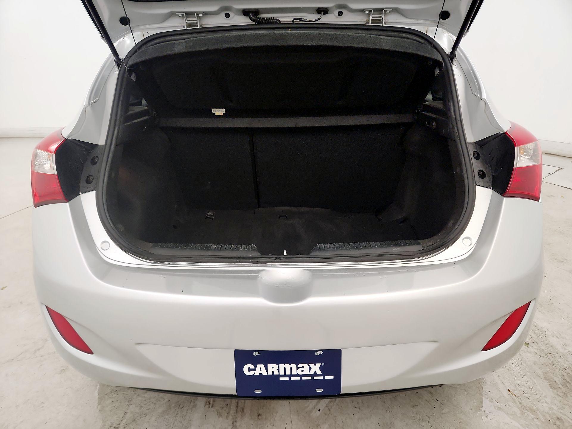 Thumbnail: 2015 Hyundai Elantra - 19