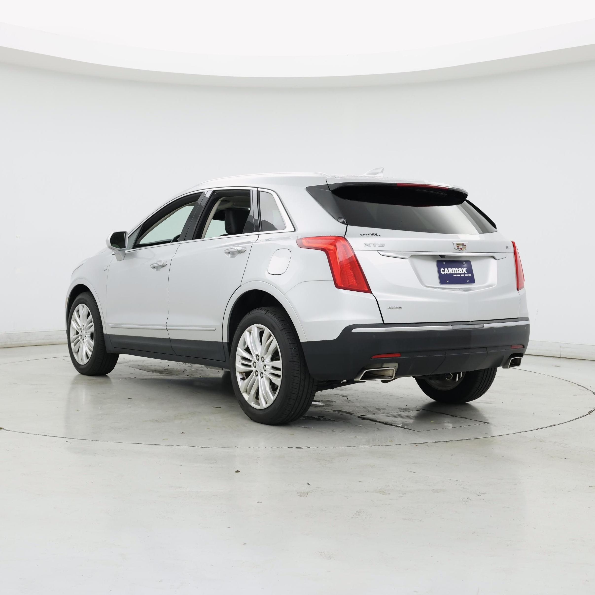 Thumbnail: 2019 Cadillac XT5 - 2