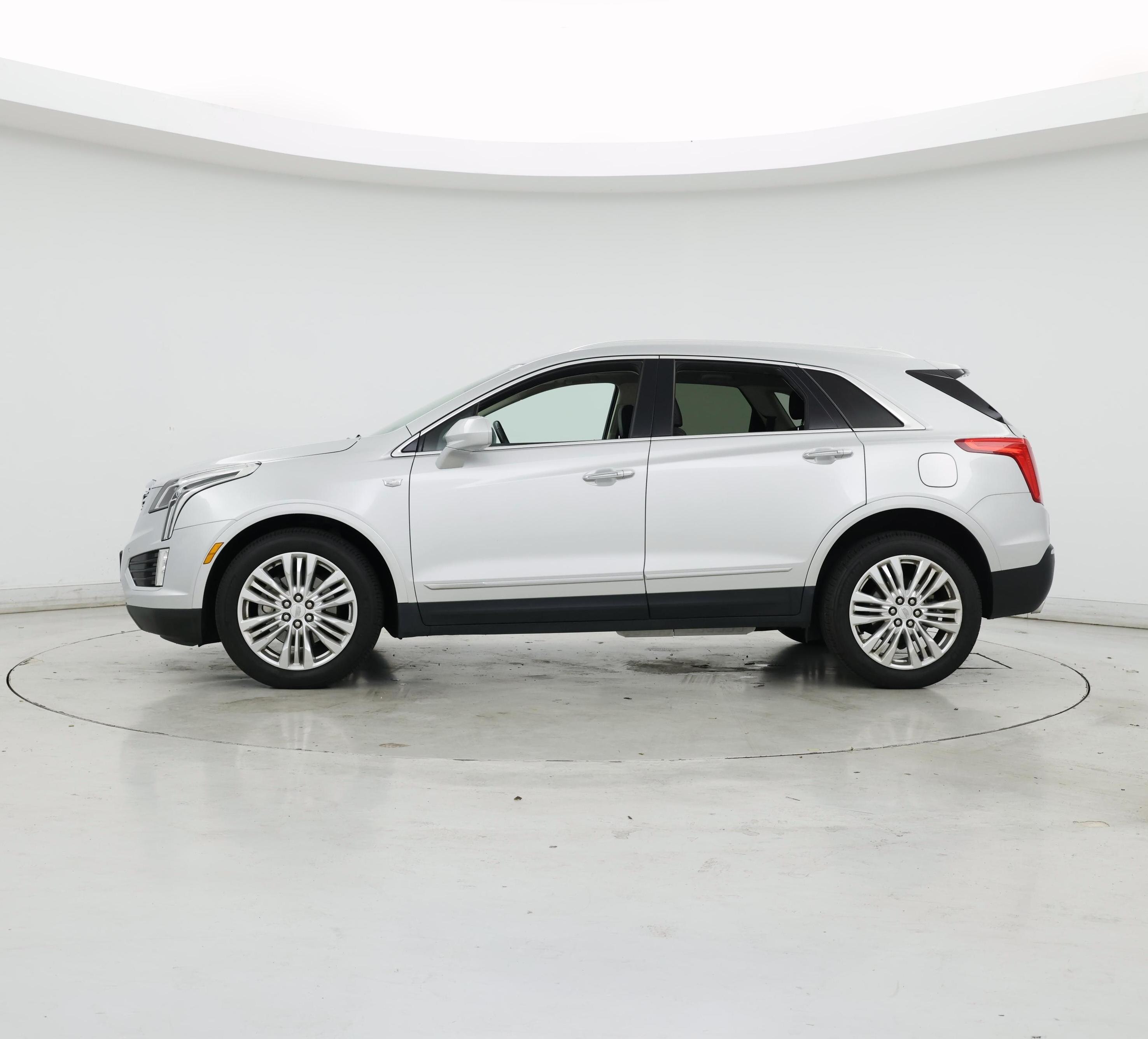 Thumbnail: 2019 Cadillac XT5 - 3