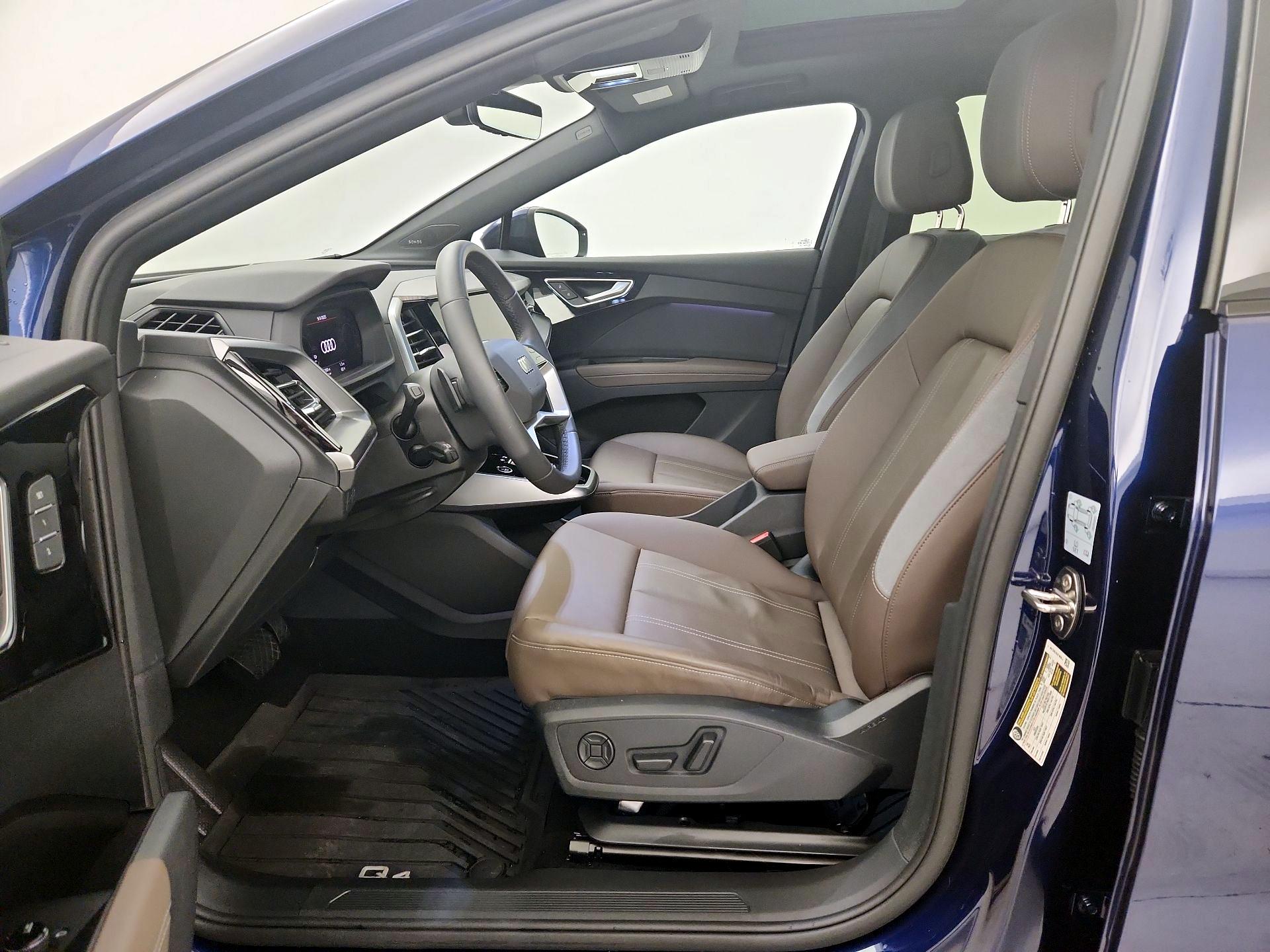 Thumbnail: 2025 Audi Q4 e-tron - 11