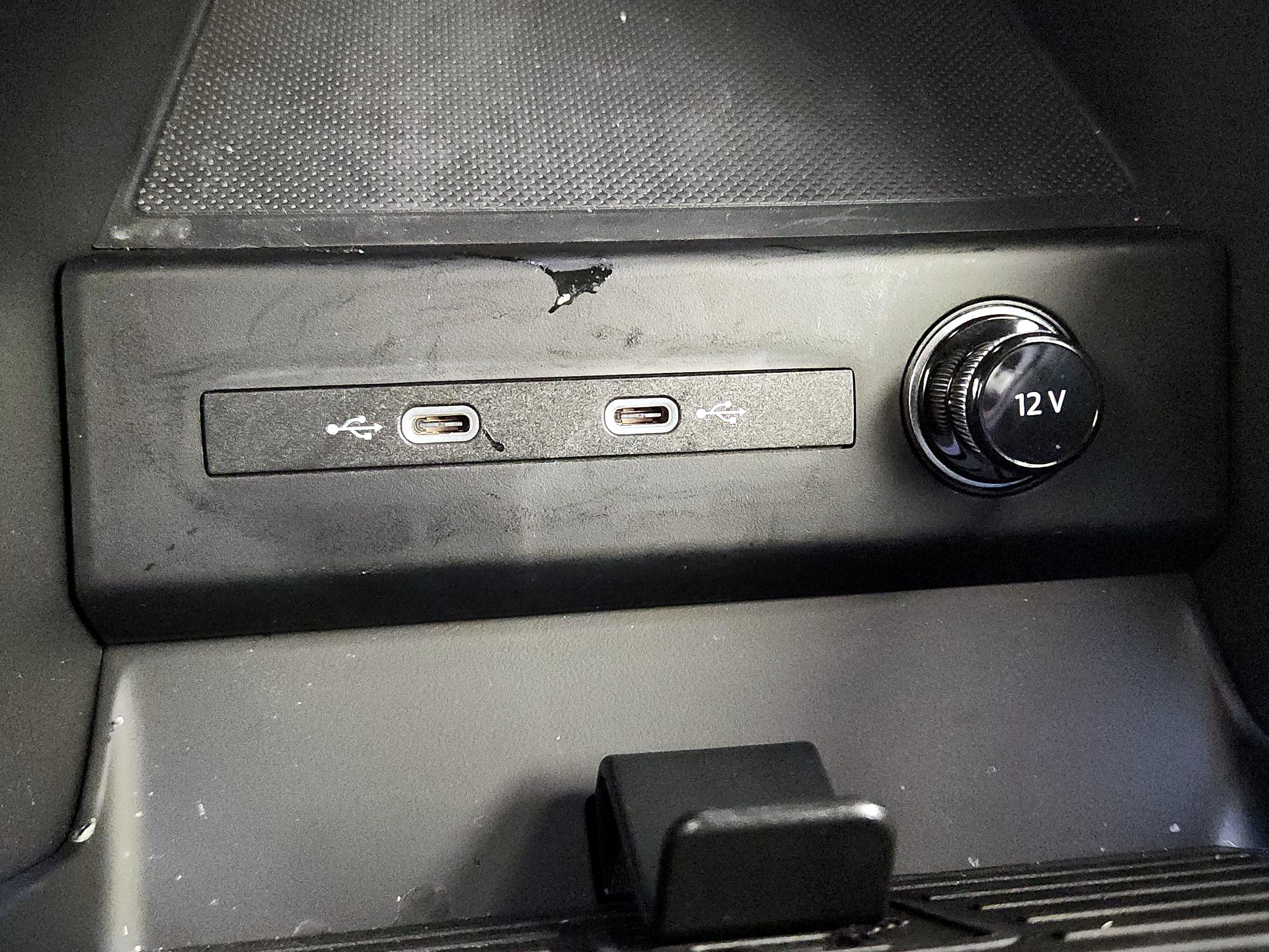 Thumbnail: 2025 Audi Q4 e-tron - 19