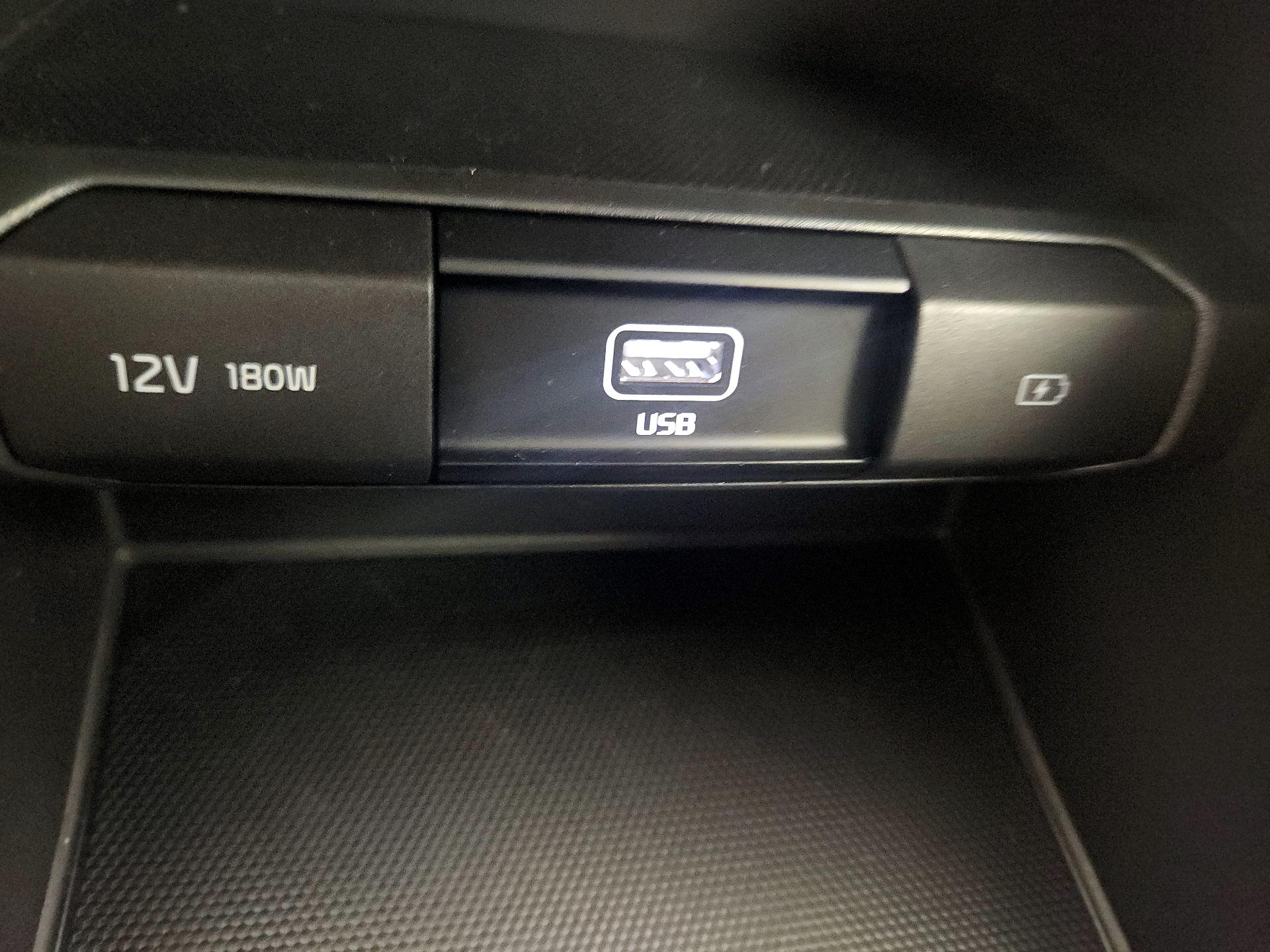 Thumbnail: 2020 Kia Telluride - 18