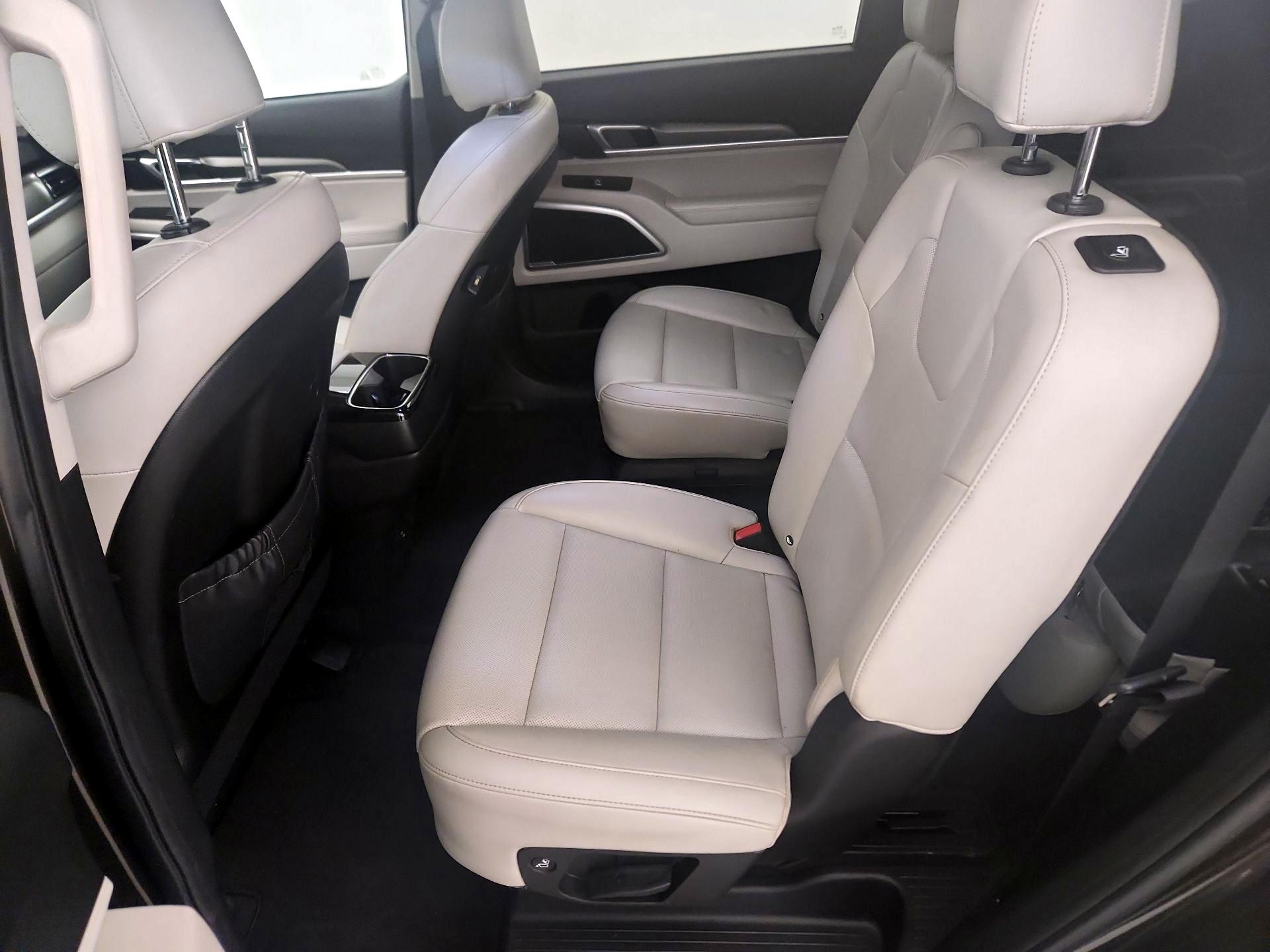 Thumbnail: 2020 Kia Telluride - 20