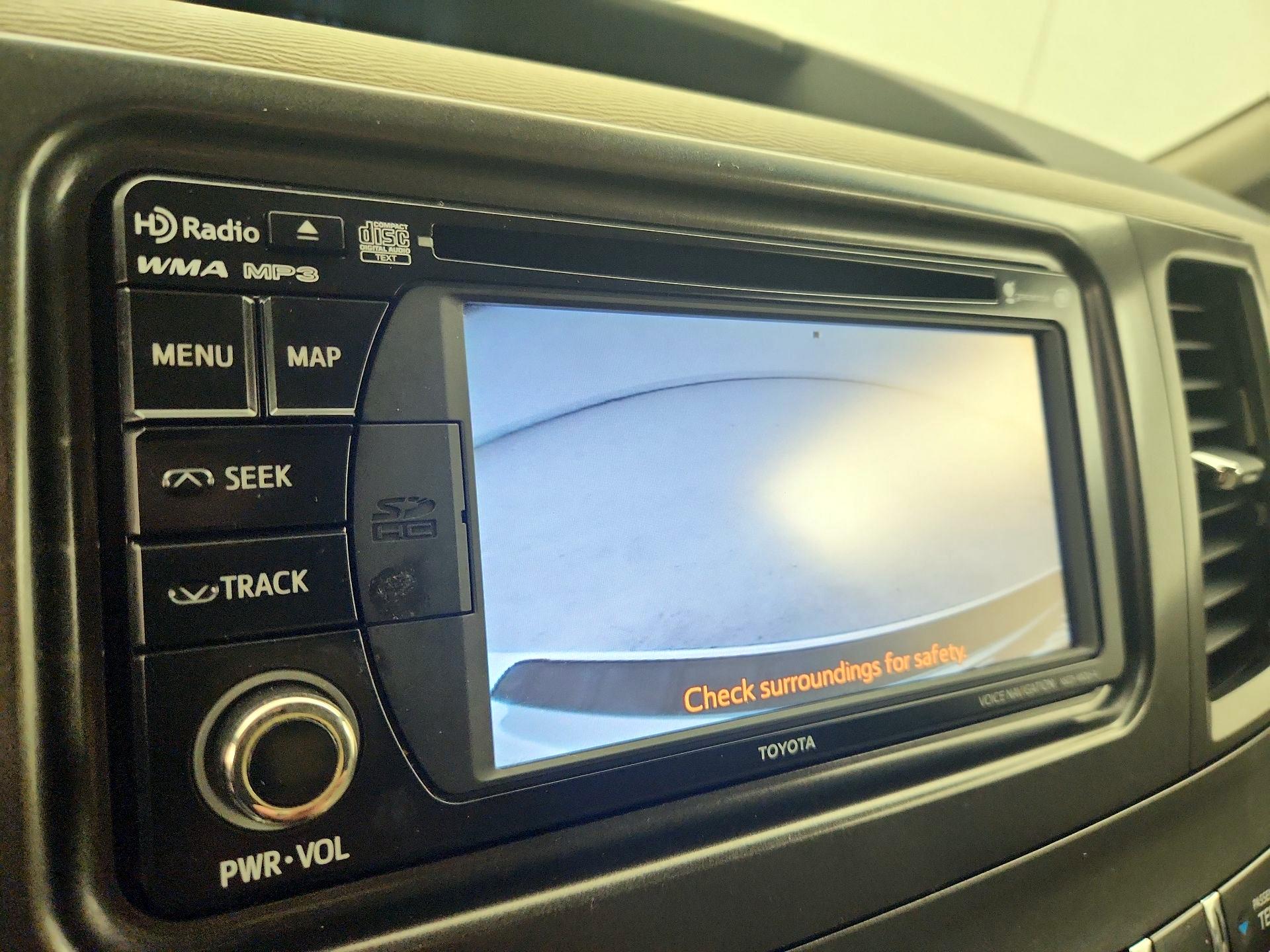 Thumbnail: 2014 Toyota Sienna - 15