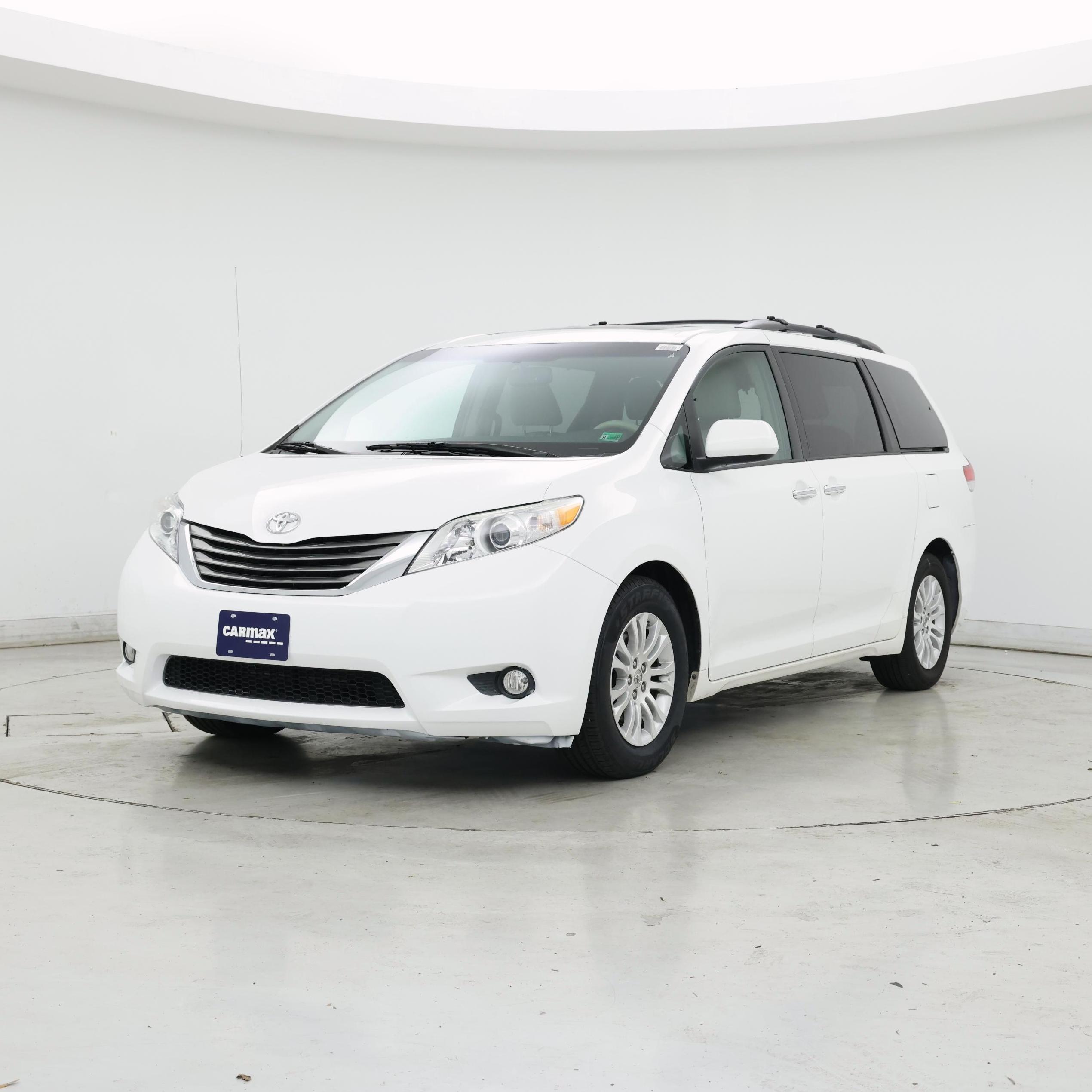 Thumbnail: 2014 Toyota Sienna - 4