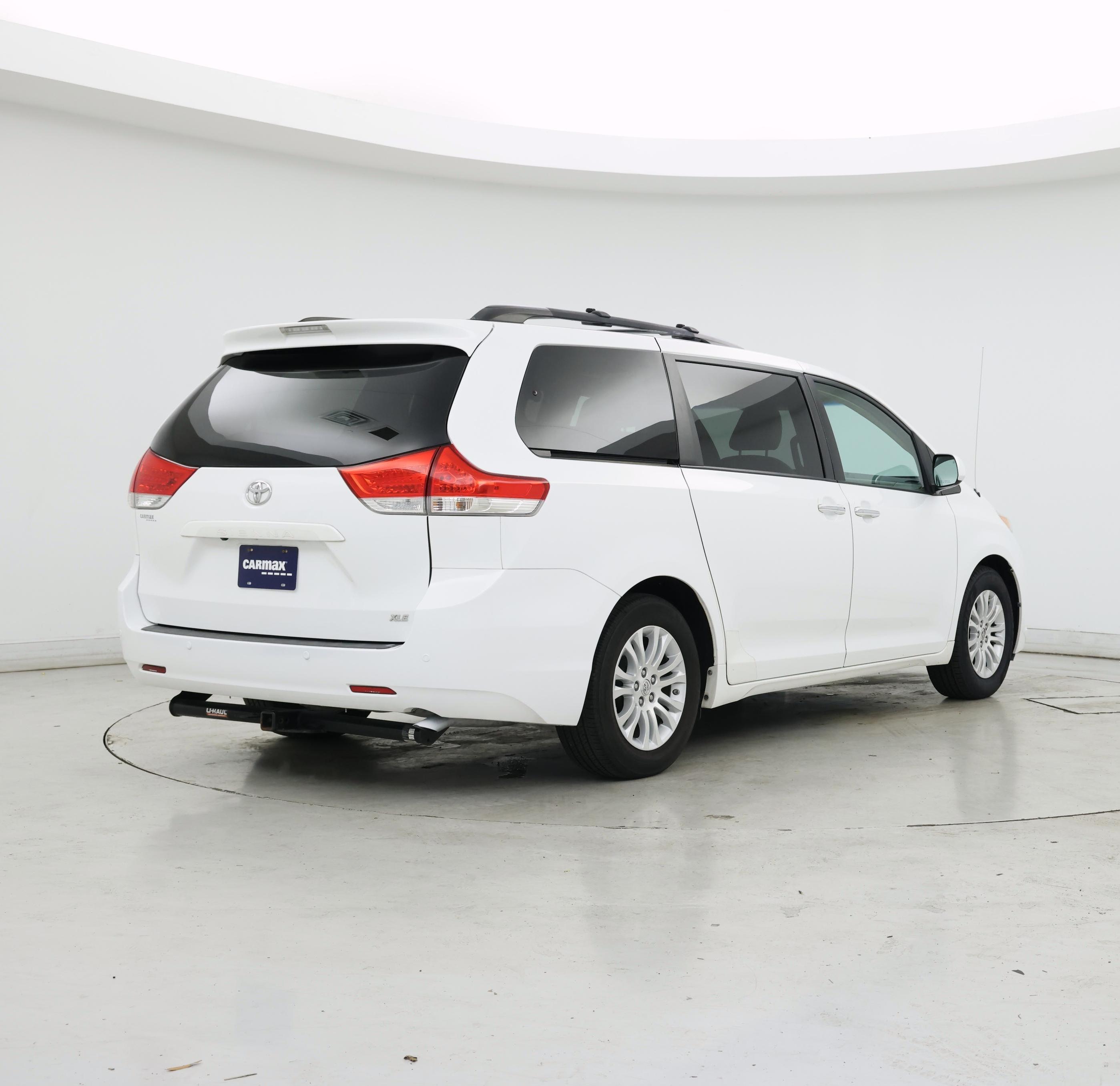 Thumbnail: 2014 Toyota Sienna - 8