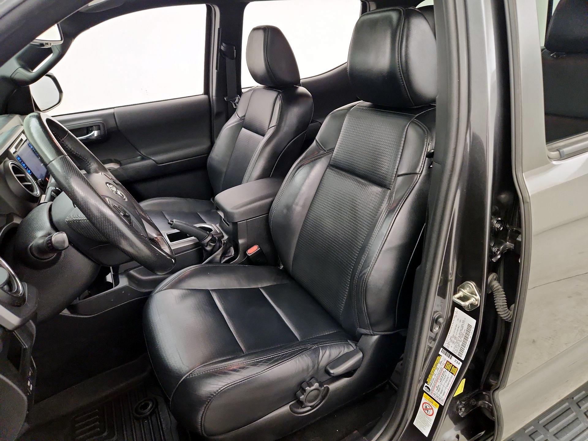 Thumbnail: 2018 Toyota Tacoma - 11