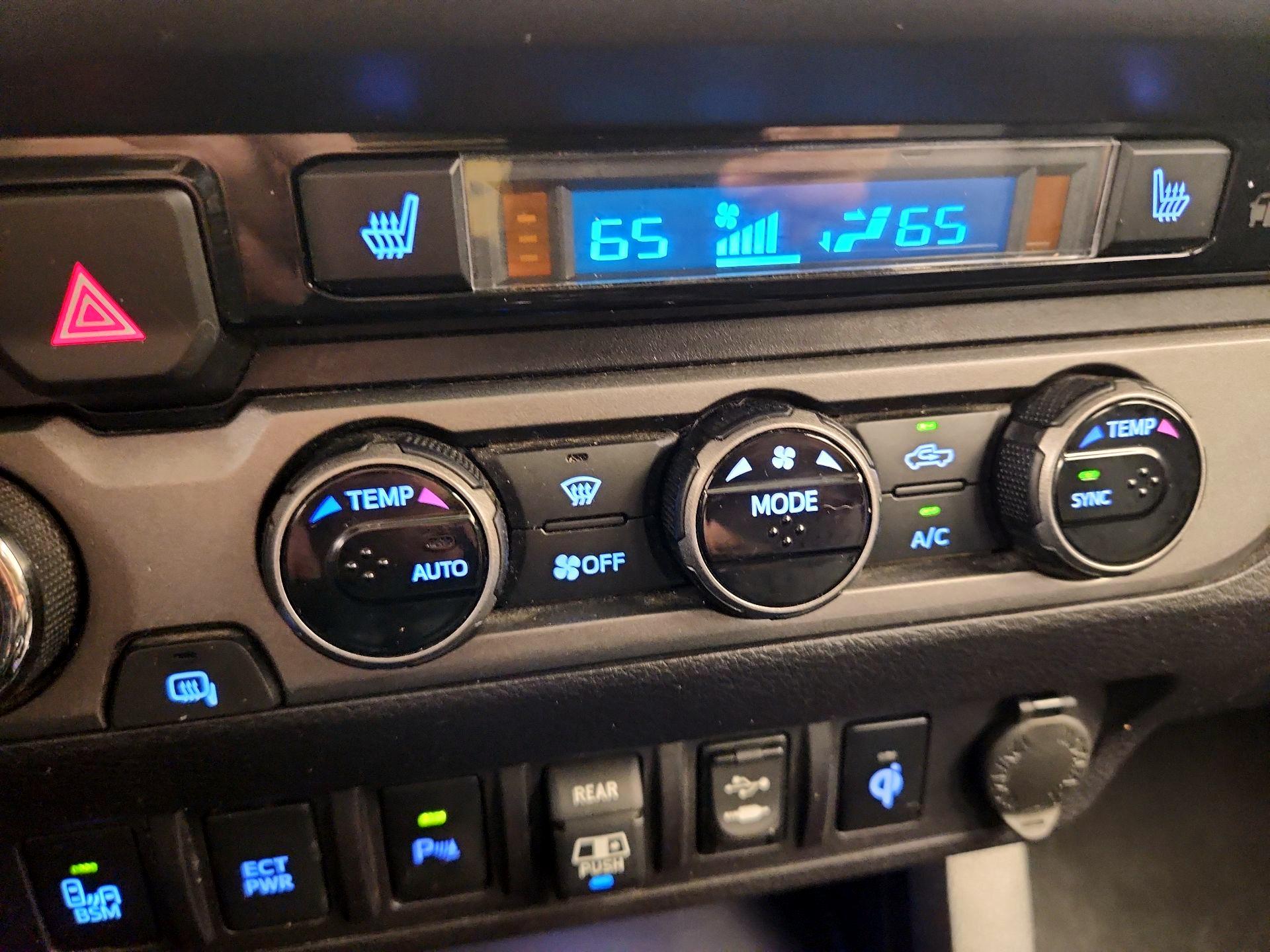 Thumbnail: 2018 Toyota Tacoma - 17