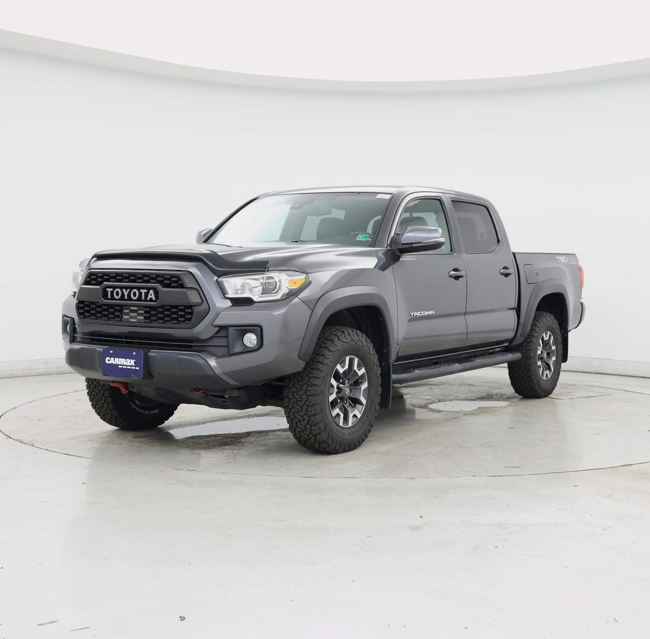 Thumbnail: 2018 Toyota Tacoma - 4