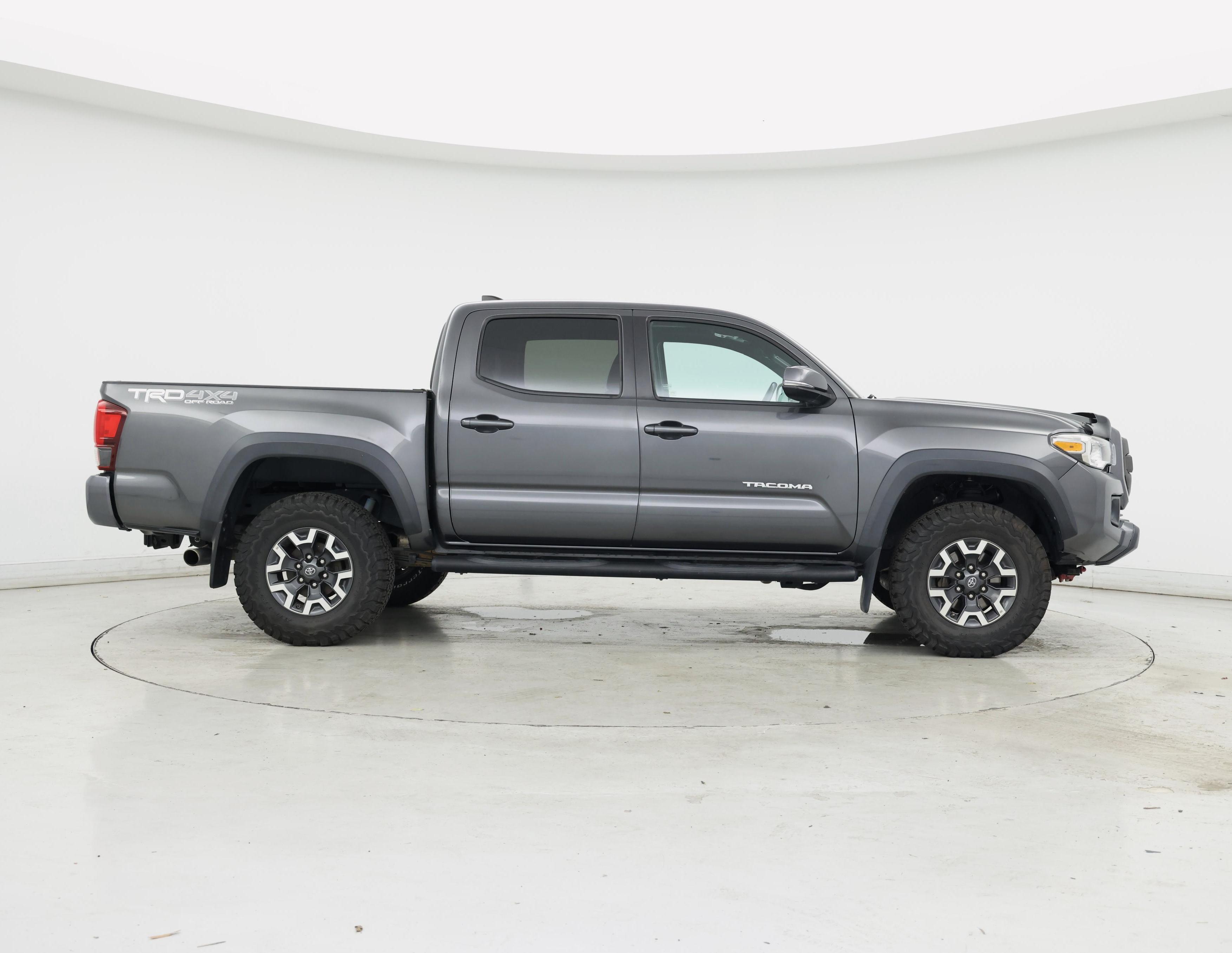 Thumbnail: 2018 Toyota Tacoma - 7