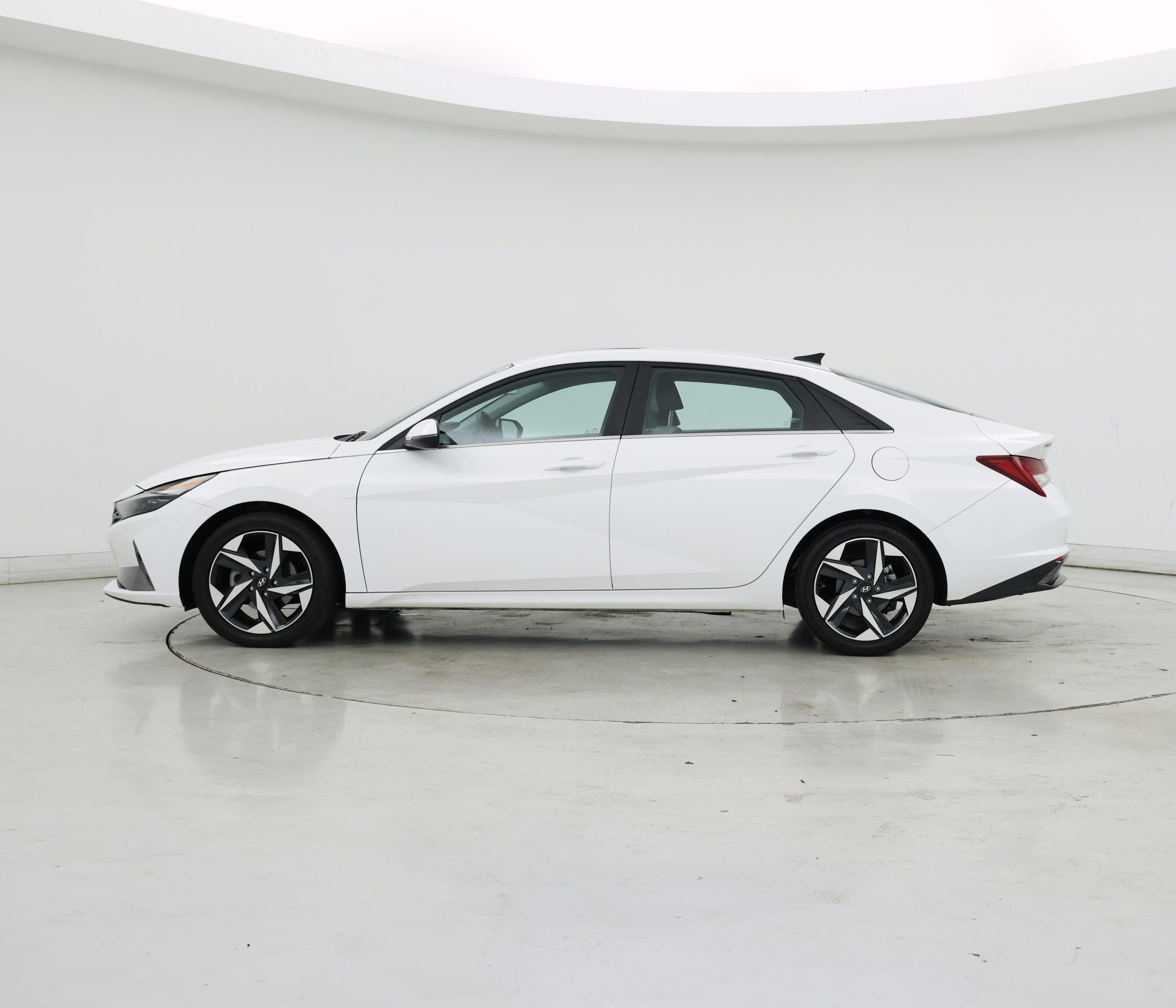 Thumbnail: 2023 Hyundai Elantra - 3