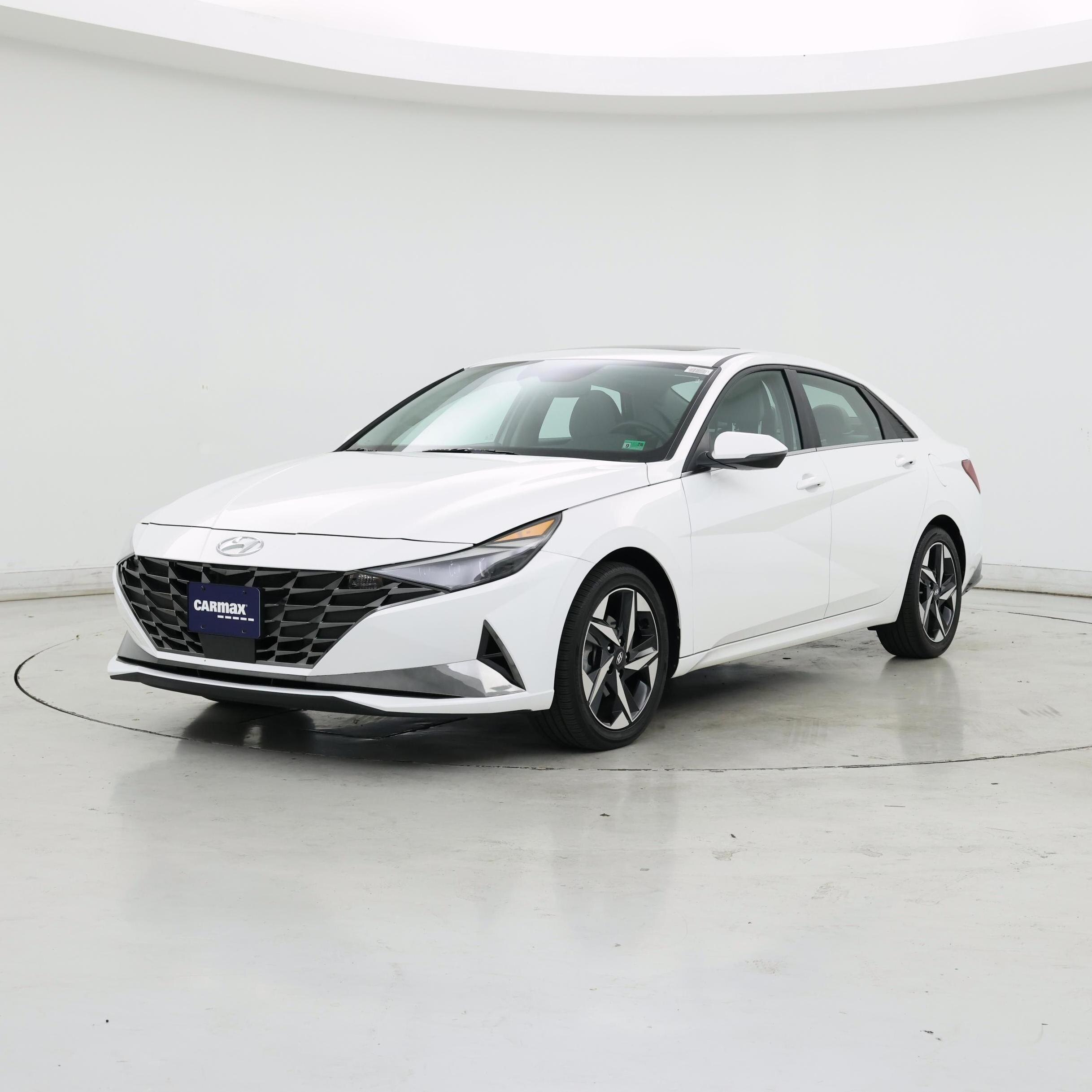 Thumbnail: 2023 Hyundai Elantra - 4