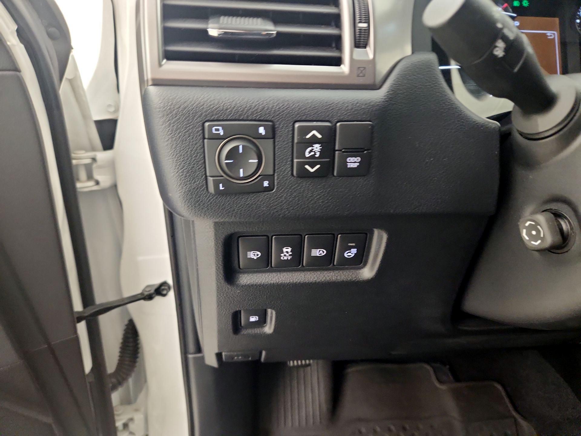 Thumbnail: 2023 Lexus GX - 13