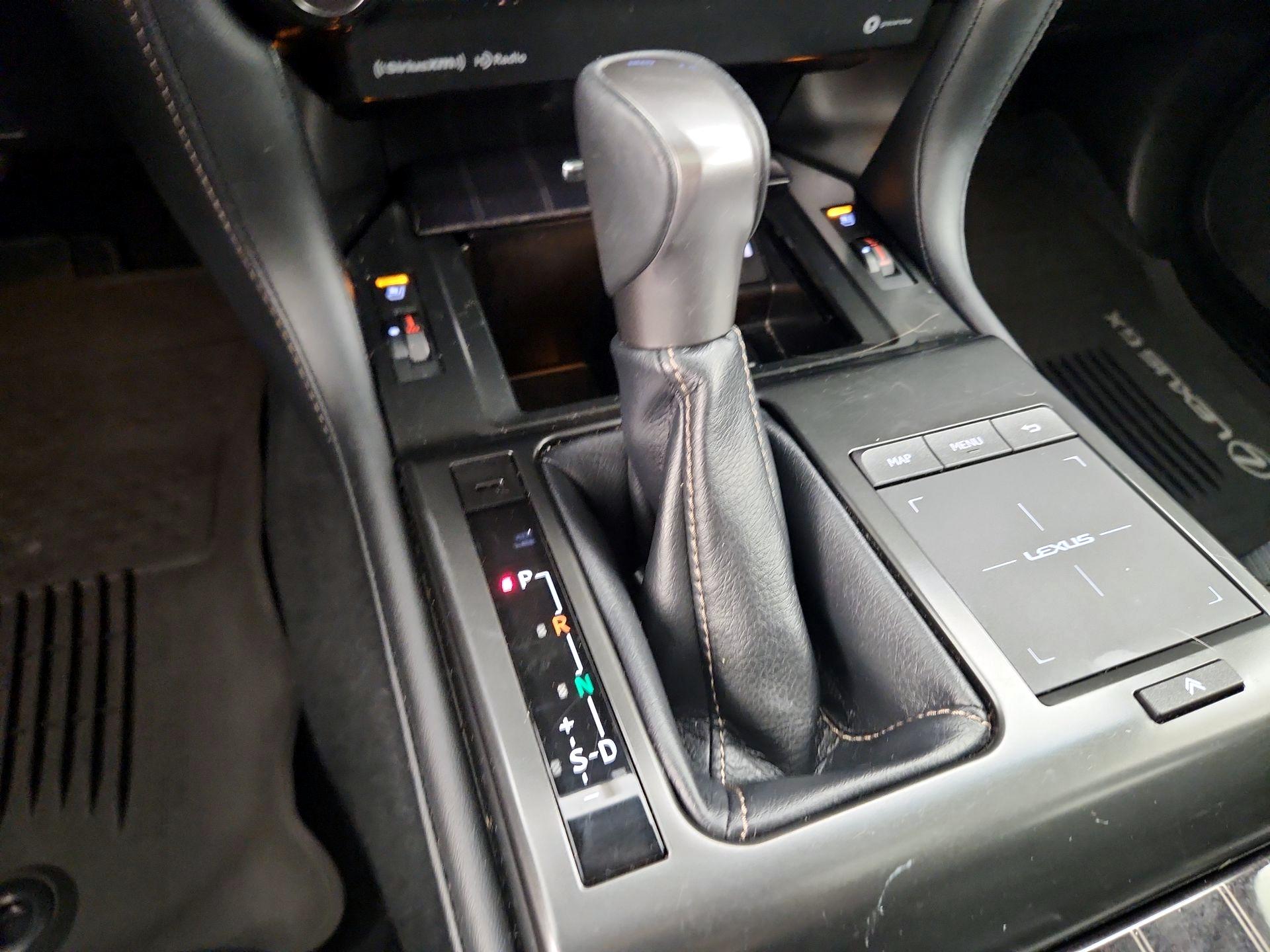 Thumbnail: 2023 Lexus GX - 18